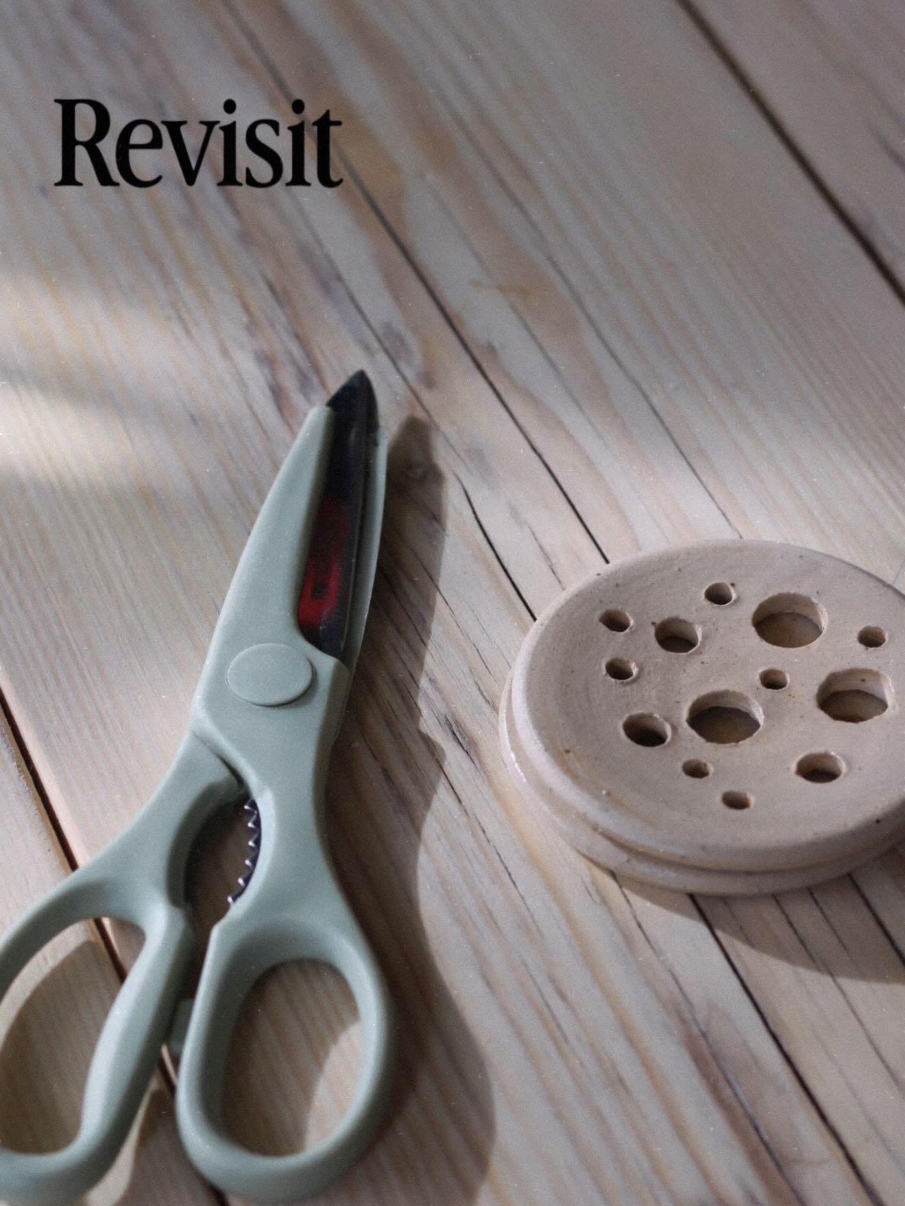 Using the March meet the maker prompt revisit to show one of the uses of a flower frog. I was lucky enough to get several beautiful bunches of flowers for my birthday. After a week or so, I picked through the flowers and got rid of the slightly sad looking ones. My flower frogs meant I could revisit the arrangements and create some new displays from the flowers which still had life in them. Brilliant! #marchmeetthemaker #flowerfrogs #jenmakespots #revisit