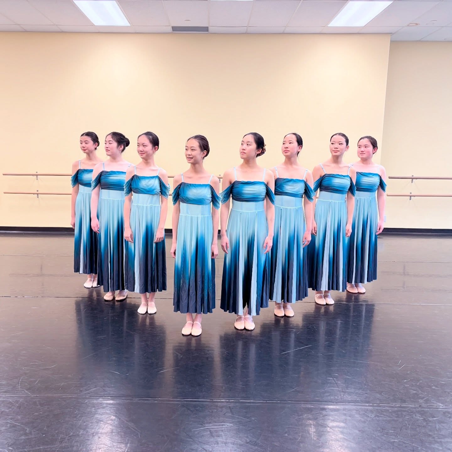 Like waves meeting the shore 🌊✨ Our dancers in their stunning ocean-inspired costumes, ready to take the stage. The beauty of movement begins long before the music starts. #ballet #balletstudents #balletschool #balletclass #balletstudio