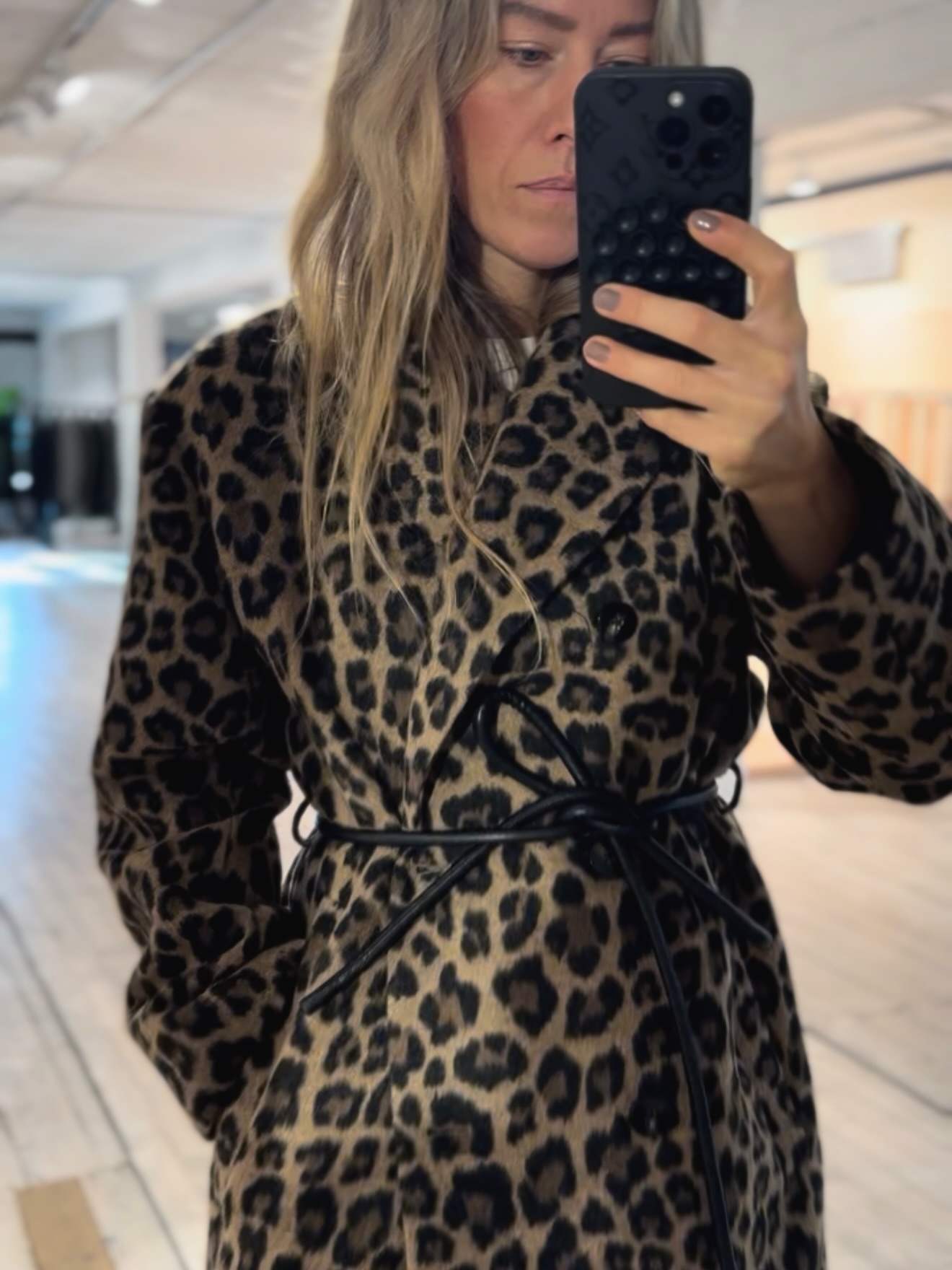 🐆 In Leo we trust. Von unserem beliebten Leo-Mantel sind noch letzte Größen verfügbar.
Shop via Link in Bio ⤴️.
#leolove #ntk #nexttokate