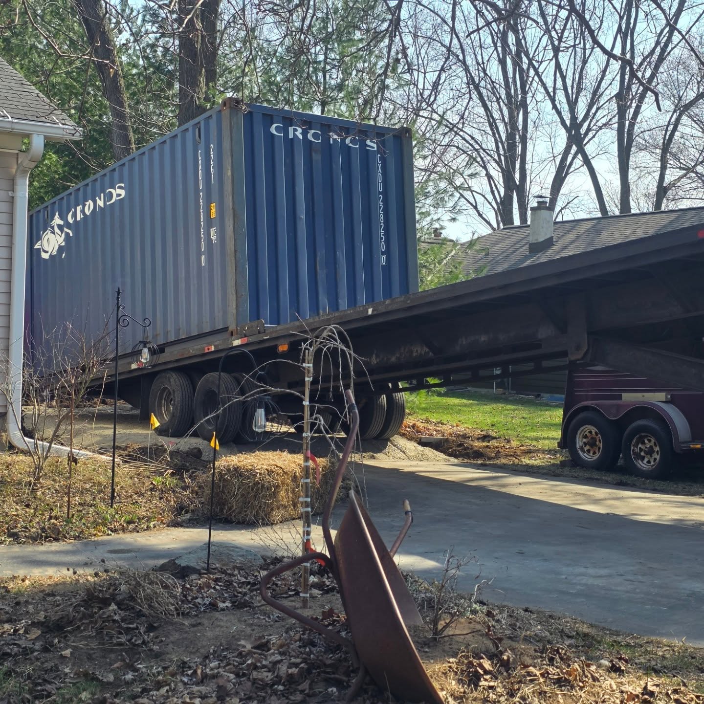 Changes are a coming...can we say work shop makeover!! Custom Leathers Plus will soon have a dedicated area all to itself. No not in the container....it takes a lot of stuff to make a leather shop..I just prefer it not be in my diningroom, livingroom, upstairs...etc. A huge thanks to my man, who let's me be me, wants to support me, and help me succeed! He's the best 🥰