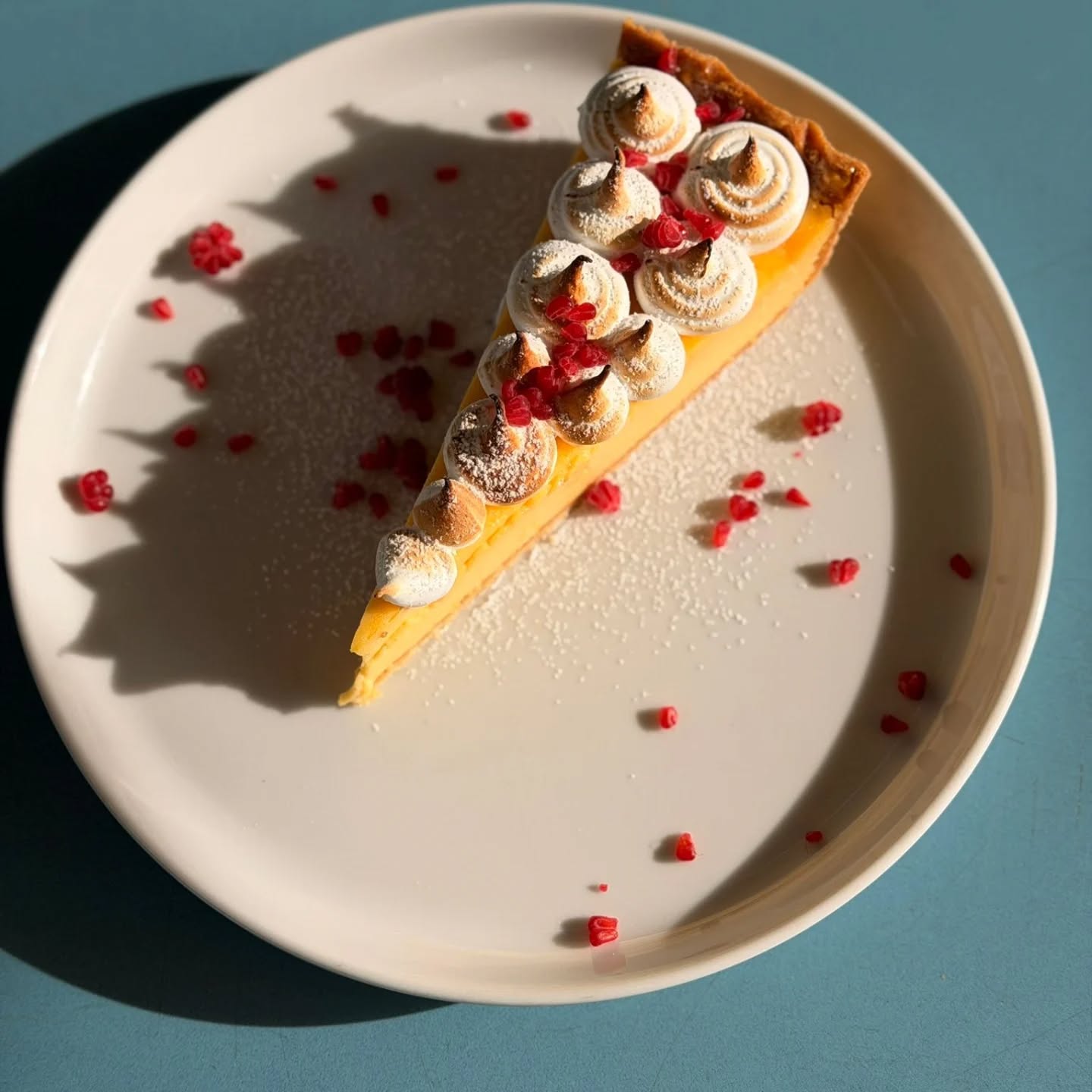 Lemon Meringue Custard Tart with Raspberry #citrusgotreal #torchedandtantalizing #bristolpubscene