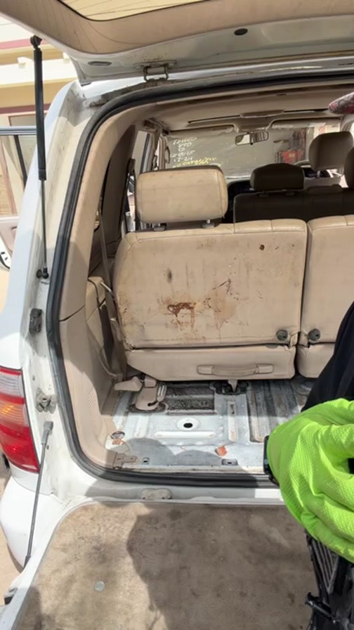 Today’s job— auction car try and get it as good as I can . Once I’m done with the car you will see the finished product .. if you want to be a detailer this is one of the many sides to it. 🙌🙌🙌