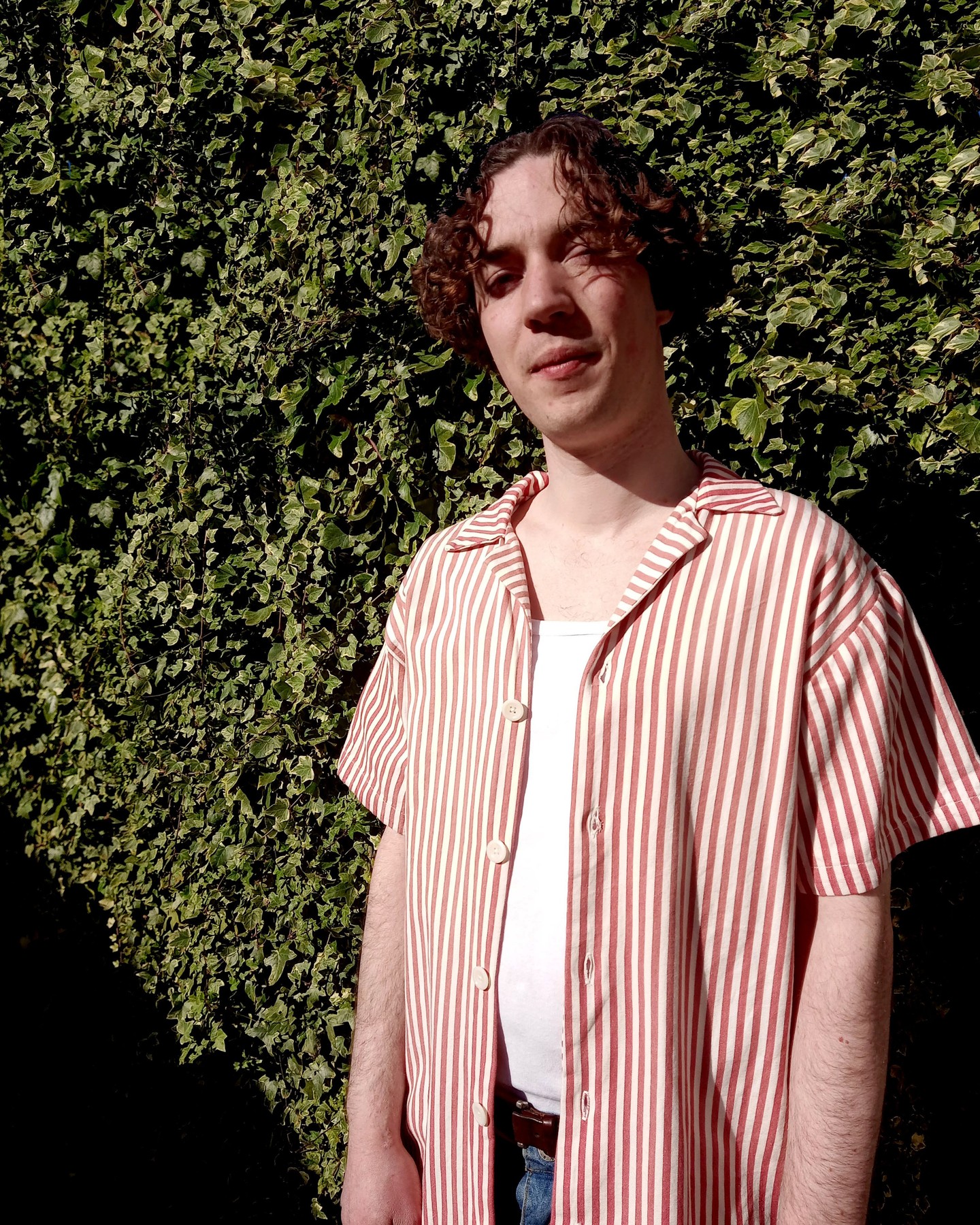 Soaking up the sunshine in our tablecloth shirt, we're very ready for the summer 🌞
The One with the Red Stripes is available on the website, link in bio
.
.
.
.
.
.
.
#tablecloththursdays #duurzaamdesign #duurzamemode #duurzaamekleding #duurzaam #duurzaamondernemen #duurzaamheid #dutchsustainability #sustainablefashion #sustainable #recycledfashion #fashion #sustainableclothing #smallbusiness #handmade #recycled #sustainabledesign #madeinholland #recycledfashion #greenfashion #goodfortheplanet #ethicalfashion #unisexfashion #ethicallymade #consciousfashion #madetolast #zelfgemaakt #ethicalclothing #ss22 #summerfashion #summerclothing