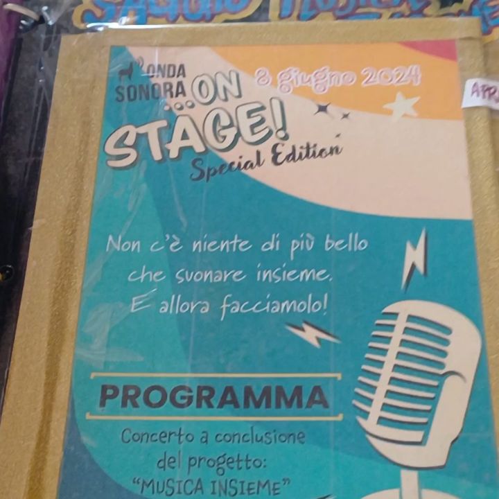 Da dove veniamo, cosa abbiamo fatto.
I nostri ricordi.
Per i 10 anni di Onda sonora, un grande album di famiglia!
In 4 volumi!