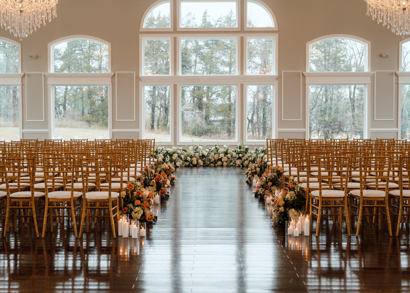 Proof that December weddings are perfect!
A beautiful ceremony with both colorful and white florals, followed by a lively reception with repurposed ceremony florals, budvases and rented candles! Such an exciting day for Mr. & Mrs. Golway💍
Winter weddings are a team favorite at Frederick Flower Farm. Reach out to our team for all your stunning winter florals!
Vendors:
Venue: @blackhorsemanorr
Photographer: @alexsimmsphoto
Florist: @frederickflowerfarm
DJ: @burnside_events
#frederickflowerfarm #virginiaflorist #virginiawedding #dmvflorist #winterwedding