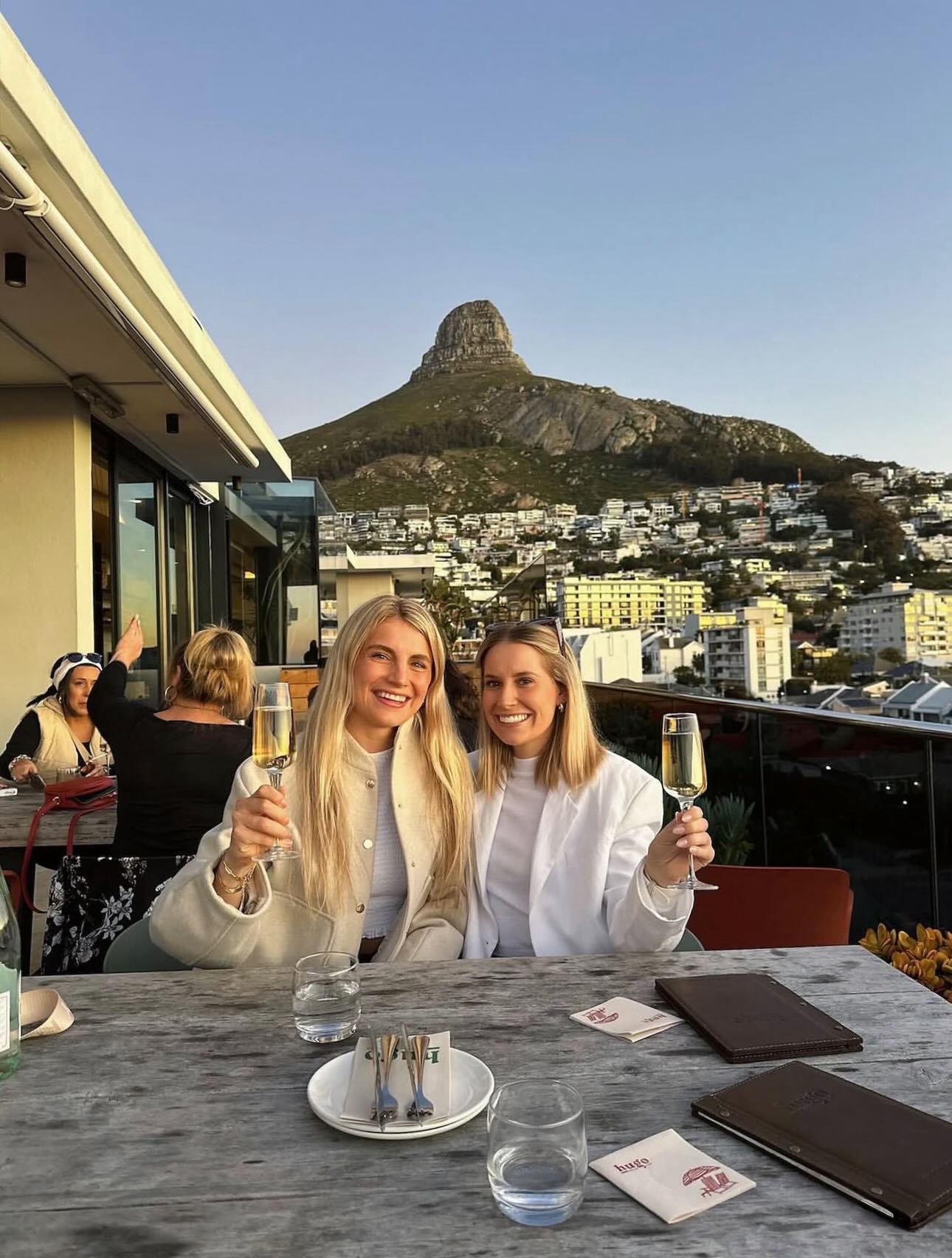 not quite ready for summer to end. 🌞
join us on the 9th floor for cocktails and small plates, paired with panoramic views of lion’s head and the atlantic ocean.