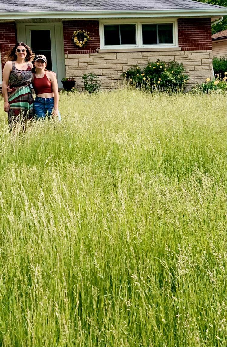 Last day of #NoMowMay 💚 🌱 🦋
(not to be confused with #lazylawn May)😂🥰
🐝
🐝
🐝
🐝
#NoMowMay
@nolybola