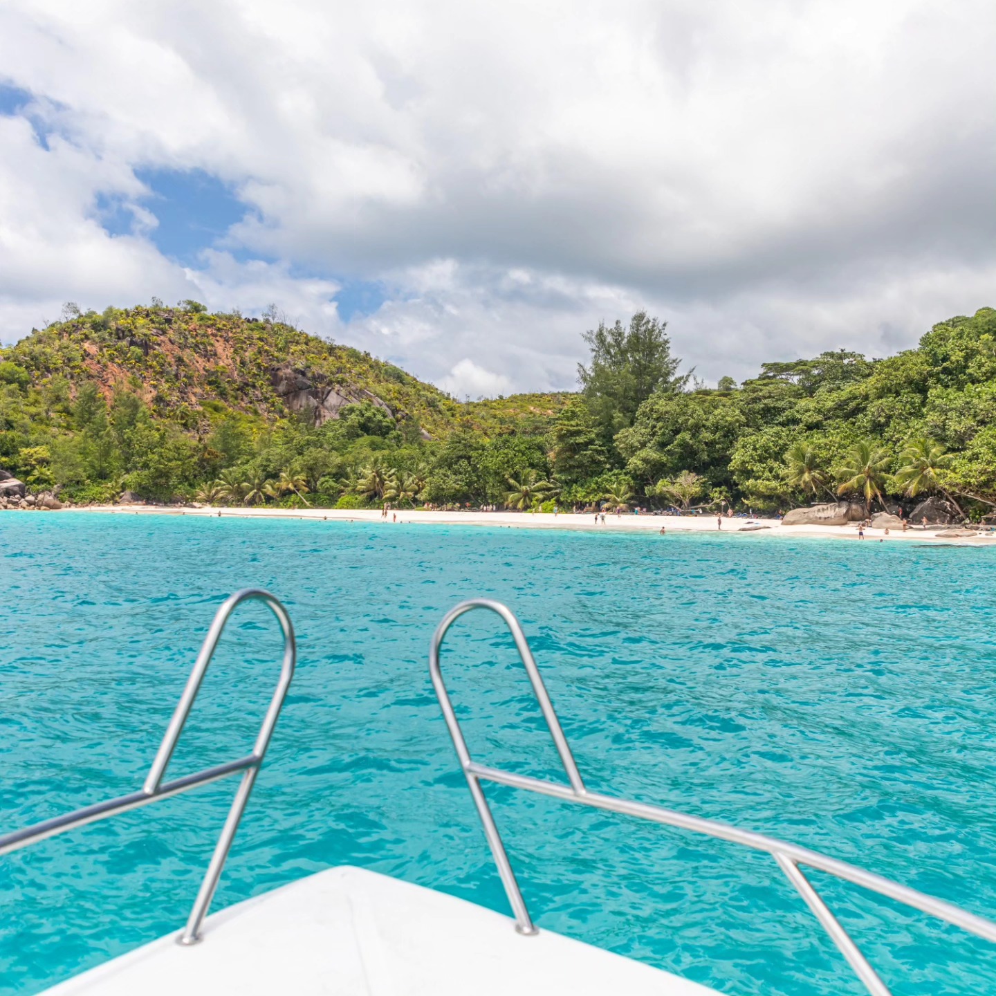 Loyalty_charter_seychelles 🇸🇨
Visiting Praslin Island during your vacation while in Seychelles 🏝
Adventures to Curieuse island and snorkeling at St Pierre Island a must do activities to include in your bucket list.
Embark on a Fullday or Halfday boat trip with Loyalty Charter and be part of our next adventures
Visit our website 🌐 www.loyaltycharter.com
WhatsApp us 📞+2482583666 / +2482525707