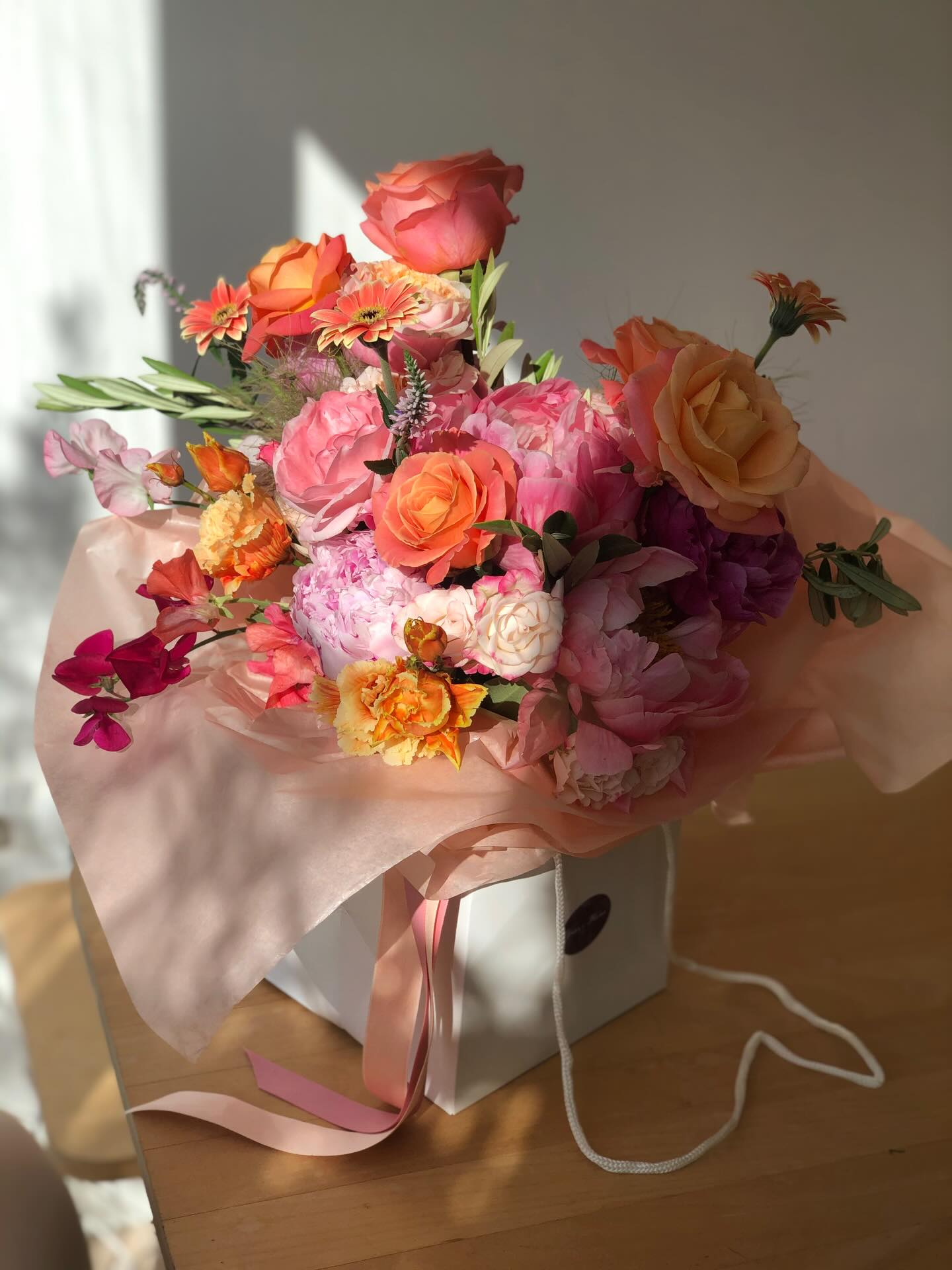 Looking back of one of my favourite colour combination weddings from 2025. Such juicy summer tones for @loftstudiosevents.