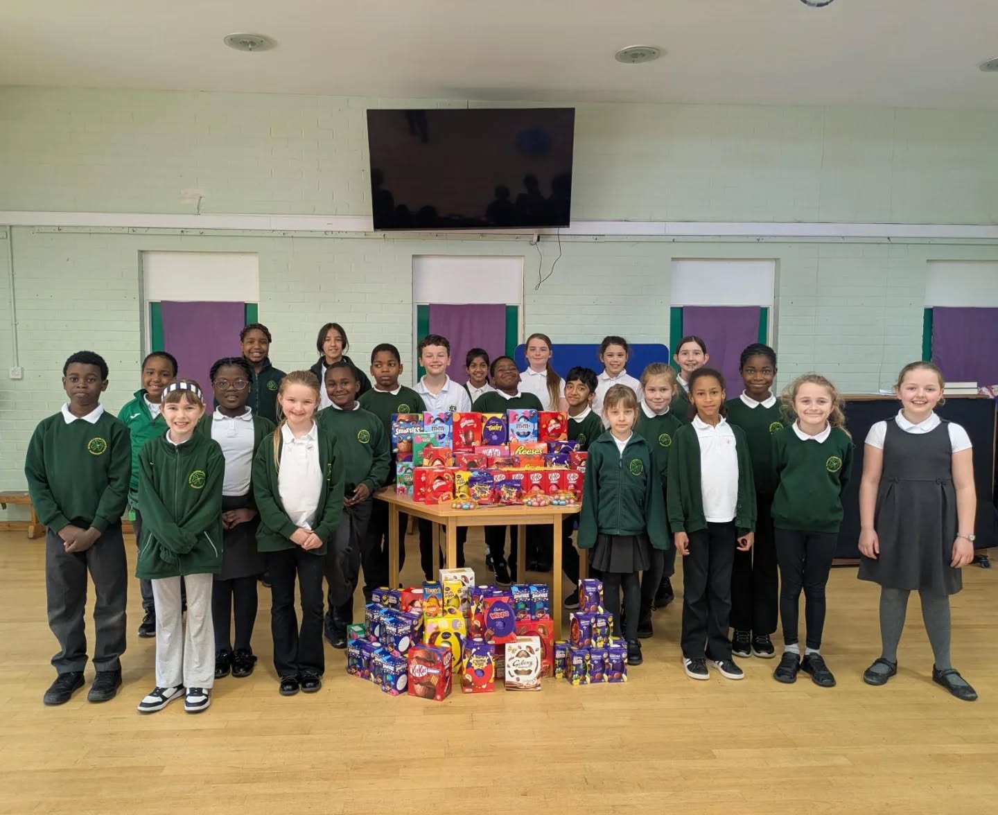 Our school community have dontated nearly 100 easter eggs which will be given to the Catholic charity Stella Maris. The Mini Vinnies are grateful for all of the donations received and the solidarity our school community have shown.
