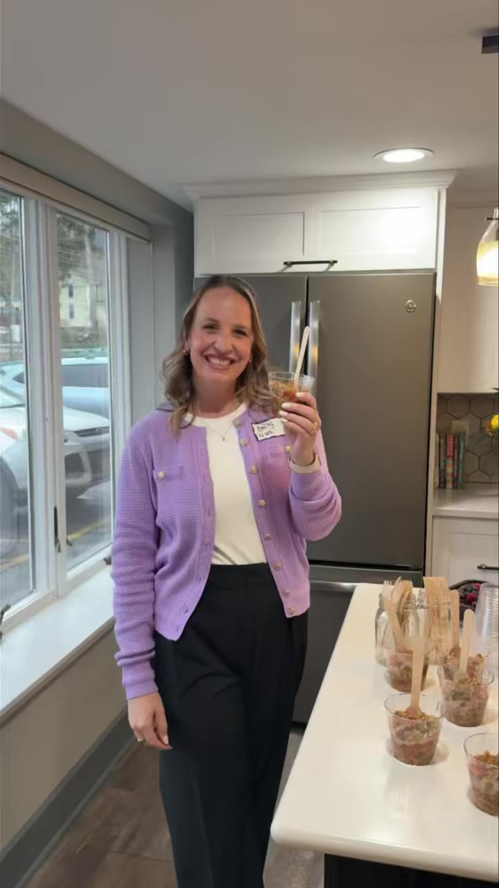 Every time I’m in a room full of women, I hear the same sentence:
“I thought it was just me.”
Food feeling loud.
Energy feeling unpredictable.
Weight feeling reactive.
Most women assume they’re failing.
Most of the time, they’re just missing context.
When we talk about things like heart health, weight changes, or hormonal shifts, the solution is rarely extremes.
It’s daily rhythm — protein, strength, stress regulation, consistency over time.
That’s why I built Nourished with Emily the way I did.
Not another reset.
Not another elimination phase.
Not another “try harder” plan.
Education.
Structure.
Strategy.
Because panic decreases when understanding increases.
Grateful for rooms full of women who are ready for that!