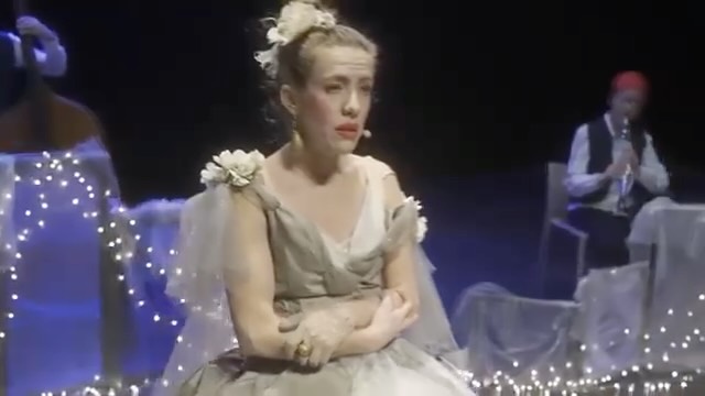 ✨ MADAME PAULE : MISE À NU·E✨
Découvrez l’univers déjanté et poétique de Madame Paule 🎬
Un spectacle où rire, émotion et liberté se mêlent pour célébrer l’audace d’être soi.
🎭 À l’affiche du Festival Off d’Avignon 2026 – et avant ça, à Bergerac pour une date exceptionnelle !
📅 Vendredi 11 avril 2026 – 20h00
📍 Espace François Mitterrand, Bergerac
🎟️ Réservations ouvertes : Lien www.idealstheatre.org
#MadamePaule #Teaser #OffAvignon2026 #Bergerac #SpectacleÀVoir