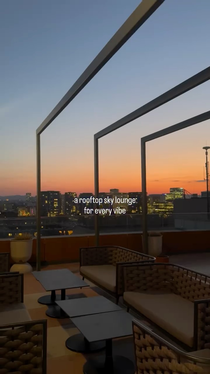 Want this location for your next event? Contact us now:
sales@cincincatering.com
👉🏼 Location Tour coming soon ✨
#catering #vienna #rooftop #rooftoplounge #rooftoplocation