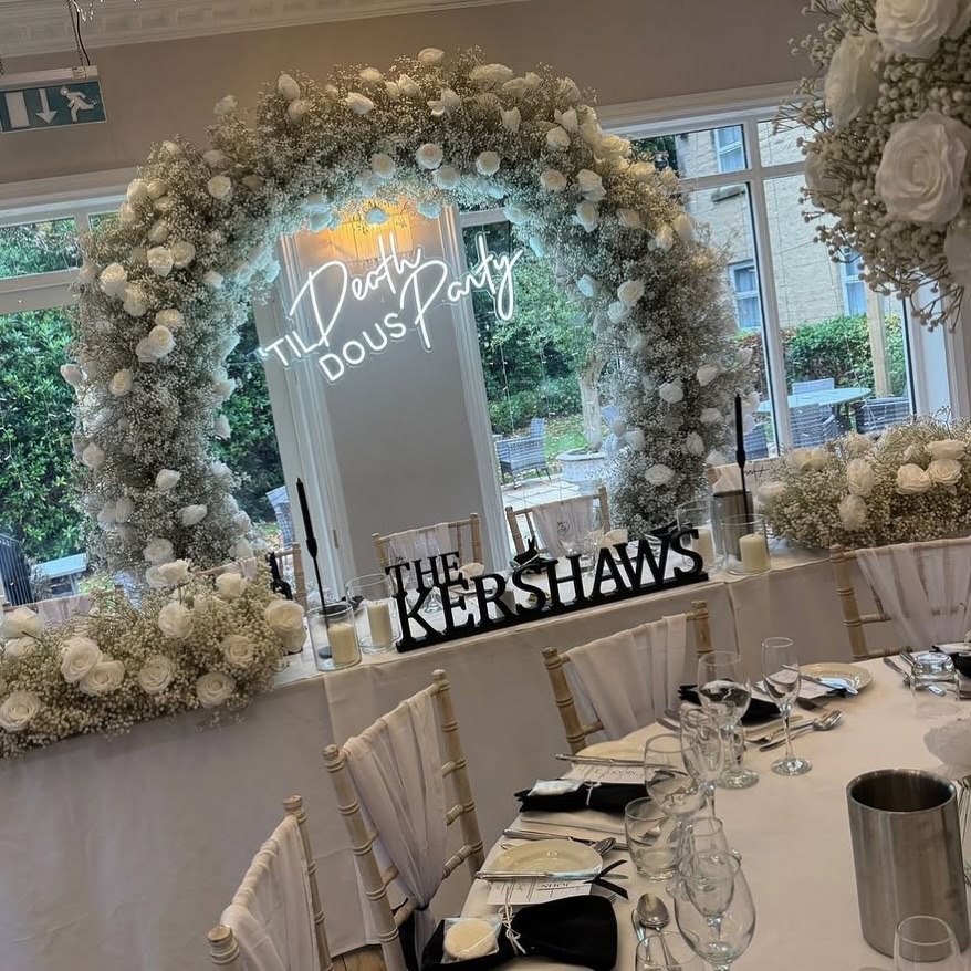 If whites your thing! 🙌🏻
#wedding #bride #groom #weddingday #weddinginspiration
weddingphotography love weddingdress bridetobe
weddingplanner weddings weddingideas engagement
weddingdecor weddinginspo justmarried dreamwedding