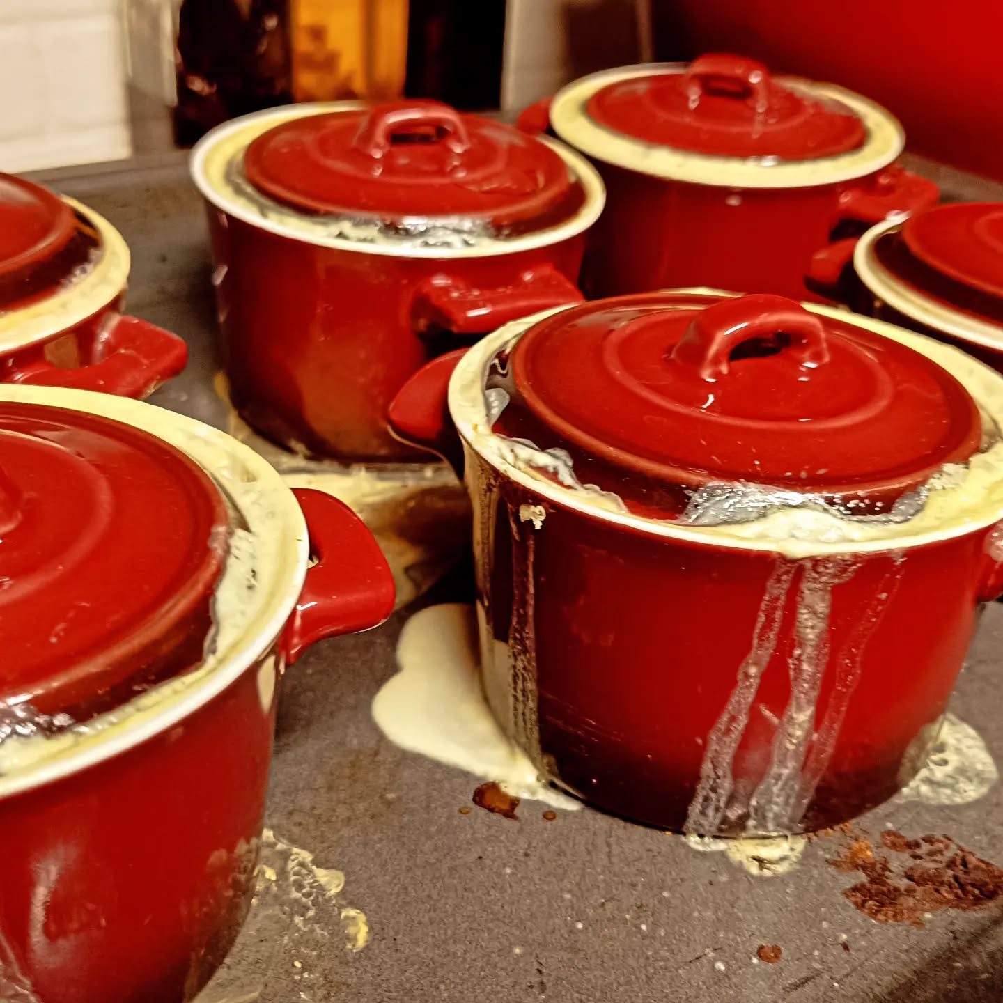O que é? Simplesmente uma dose individual de bacalhau com natas, cenoura, canonígos e pão torrado!