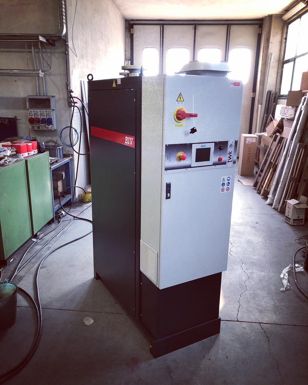 Riscaldatore elettrica ad acqua calda bivalente mod. BIV #acquacalda #hotwater #riscaldatore #bivalente #heater #twkboiler