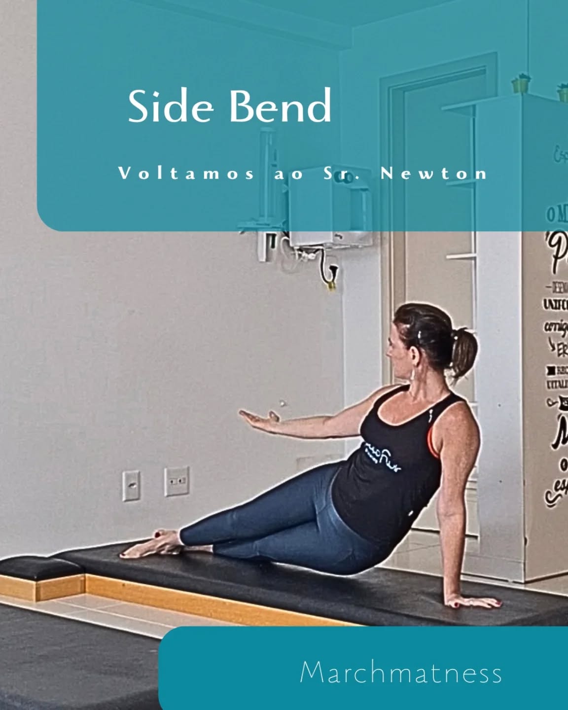Chega de cãibra, pelo amor de Deus. O Side Kick Kneeling é tão brabo que até saúdo o Side Bend. Que é outra pedreira, mas prefiro.
Voltamos aos apoios. Lembre-se que os pés também estão apoiados. É muito fácil a gente cair nos punhos e esquecer os pés. Então, pés e mão empurrando firme pra baixo para essa força subir para cinturas. Não esqueça de alongar gostoso naquela única parte boa (sempre aproveito as partes boas) quando o quadril já subiu.
Para terminar e não desabar empurra o chão para baixo e pense que vc quer afastar a mão de apoio dos pés e os pés da mão. Dá um controle danado isso!!! A gente passa a pousar ao invés de cair.
No mais, respire fundo e segue o baile.