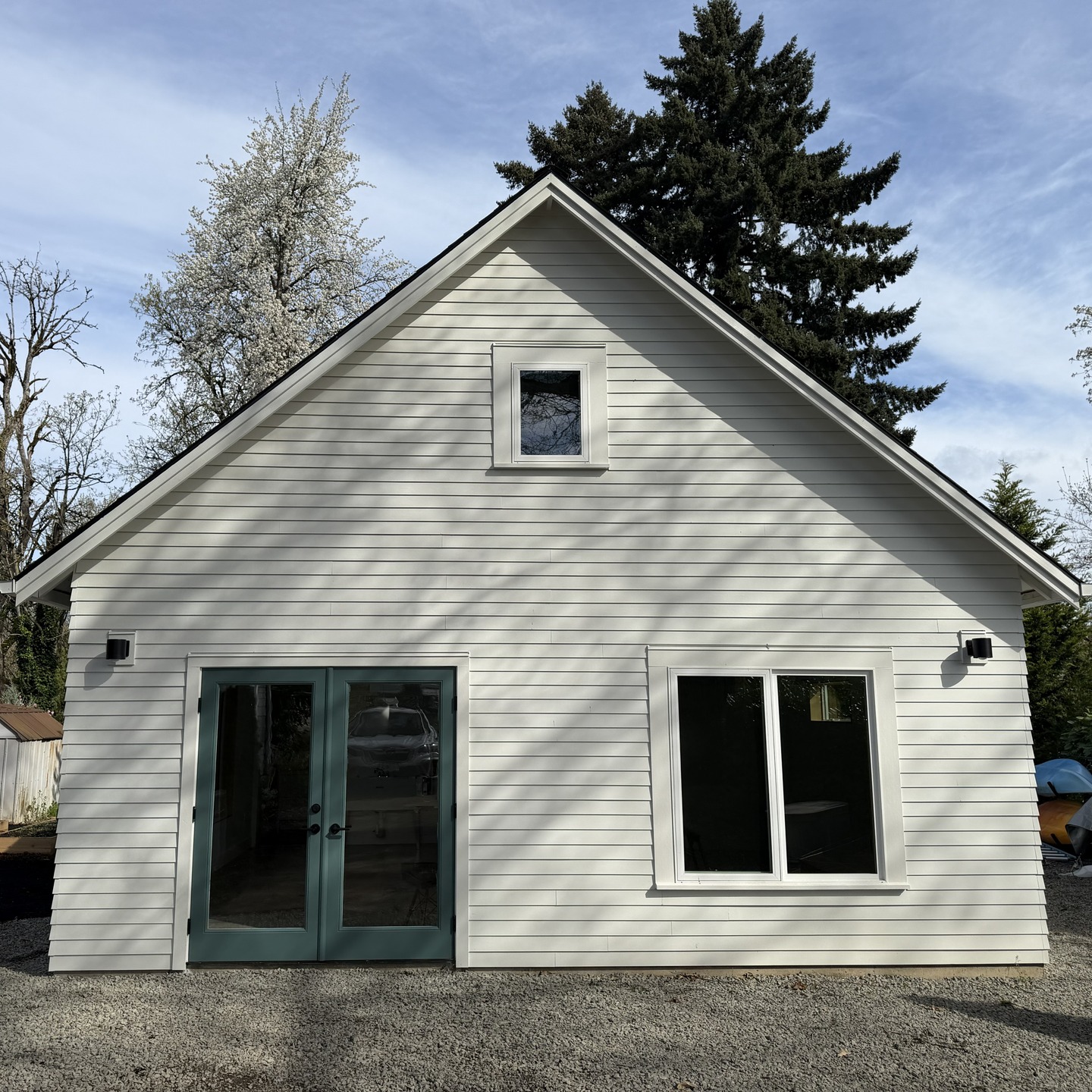 Ready for move in! This 599 square foot accessory structure will serve as the homeowner's art studio. The one-story building includes a lofted storage area and features large windows and door openings that provide ample natural light and views of the backyard.
.
.
.
.
.
#architecture #artstudio #makeart #design #construction #residentialdesign #art #makethings #smallbusiness #familybusiness #dwelling @accesorystructure #DADU #ADU #studio #milwaukie #oregon #building #homes #pnw #pacificnorthwest