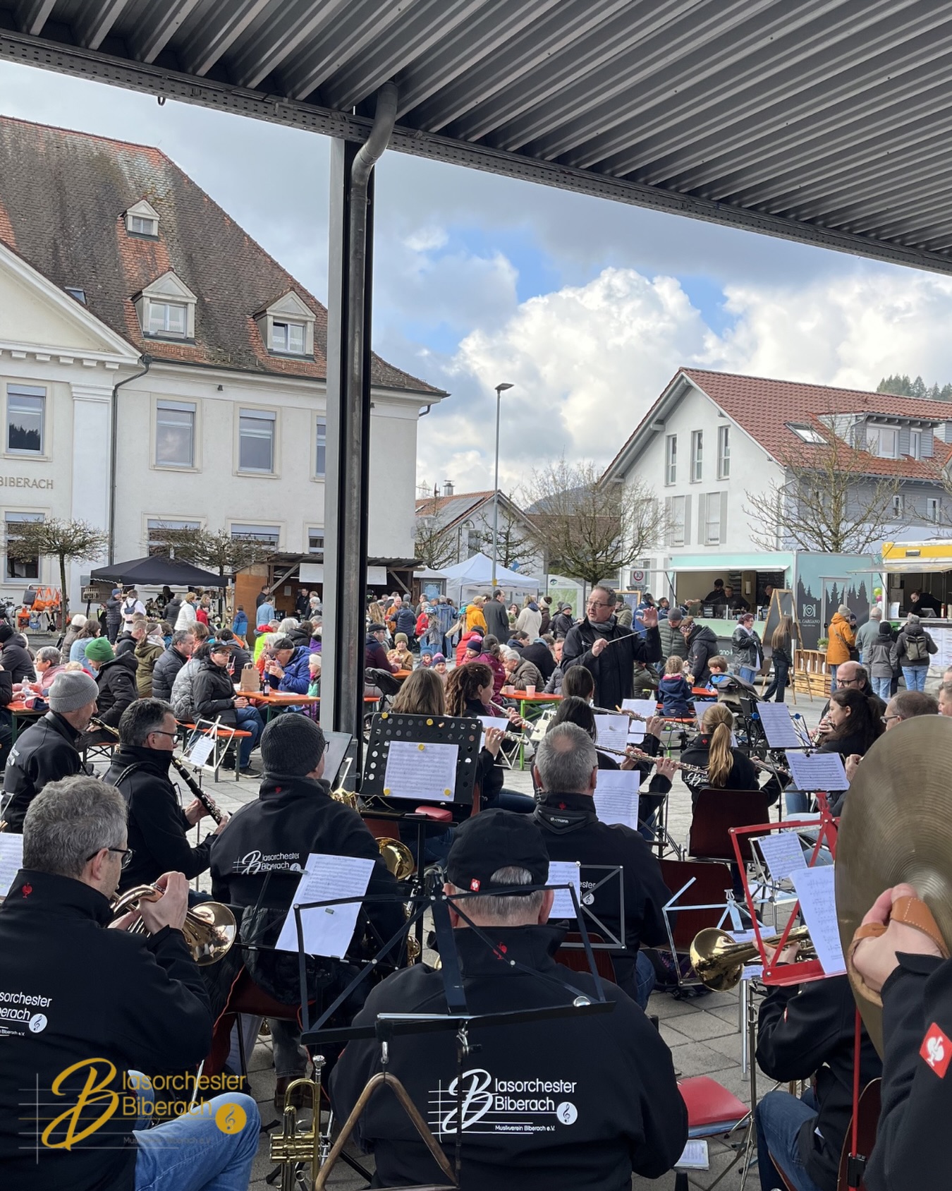 Heute haben wir den Biberacher Ostermarkt musikalisch eröffnet🎶🌷Die Sonne war am Vormittag leider noch etwas zurückhaltend ⛅️ trotzdem konnten wir die Marktbesucher bestens auf den Markt und das bevorstehende Osterfest einstimmen🐰🌸