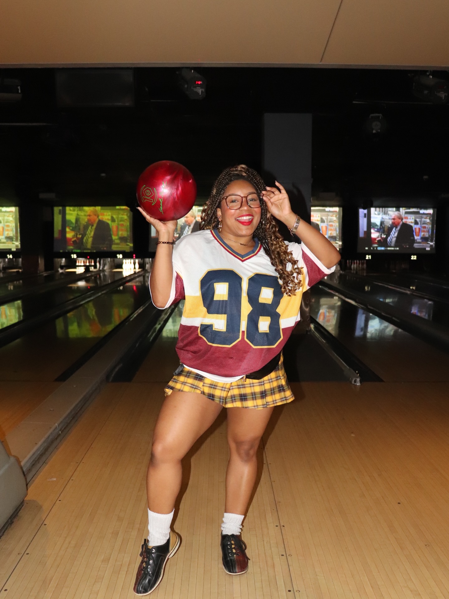 It’s Winning Wednesday 🎉 and today I’m thinking about something my 8th grade Journeys to Career teacher used to say that has stuck with me all these years:
“Your character will get you in the door, but your attitude and work ethic will keep you in the room.”
That reminder has carried me through so many seasons of life. Who you are matters. How you treat people matters. The way you show up when no one is watching matters.
So today’s message is simple:
✨ Be yourself
✨ Be kind
✨ Spread love wherever you go
Success isn’t just about skills or talent it’s about character. And character can take you a long way.
Also… these photos are a little throwback to Alani’s birthday celebration at @framesnyc and it’s still ♈️ season🎳🎂 these were just too cute not to share 🤭 Moments like these are wins all by themselves.
Tell me in the comments How are you winning this week? Big or small, I want to celebrate with you! 💬
#WinningWednesday #CharacterCounts #GoodVibesOnly #CommunityLove #nyccreator