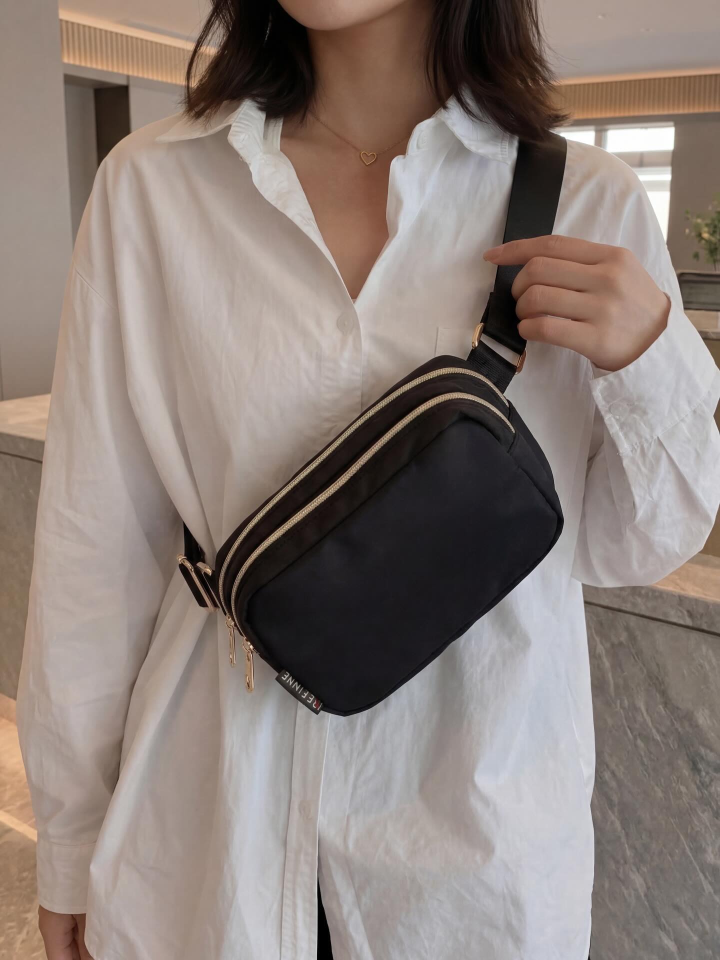 Minimal, functional, essential.
Designed to move with you — the Refinné crossbody keeps it simple while elevating your look.
Clean lines. Timeless feel.
#Refinne #StreetStyle #ModernEssentials #CleanAesthetic #WearItYourWay