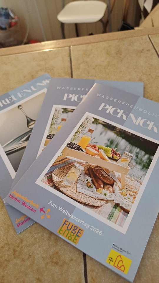 Wasserfreundliches Picknick zum Weltwassertag gestern bei der Jugendarbeit Hamm Westen. In dem gemeinsamen Projekt haben wir mit Kindern und Jugendlichen Wasserfällen gebaut, viel zum Wasserschutz gelernt und ein leckeres und vor allem Wasserfreundliches Picknick genossen. #jugendarbeit #Weltwassertag #wassersparen #unweltschutz