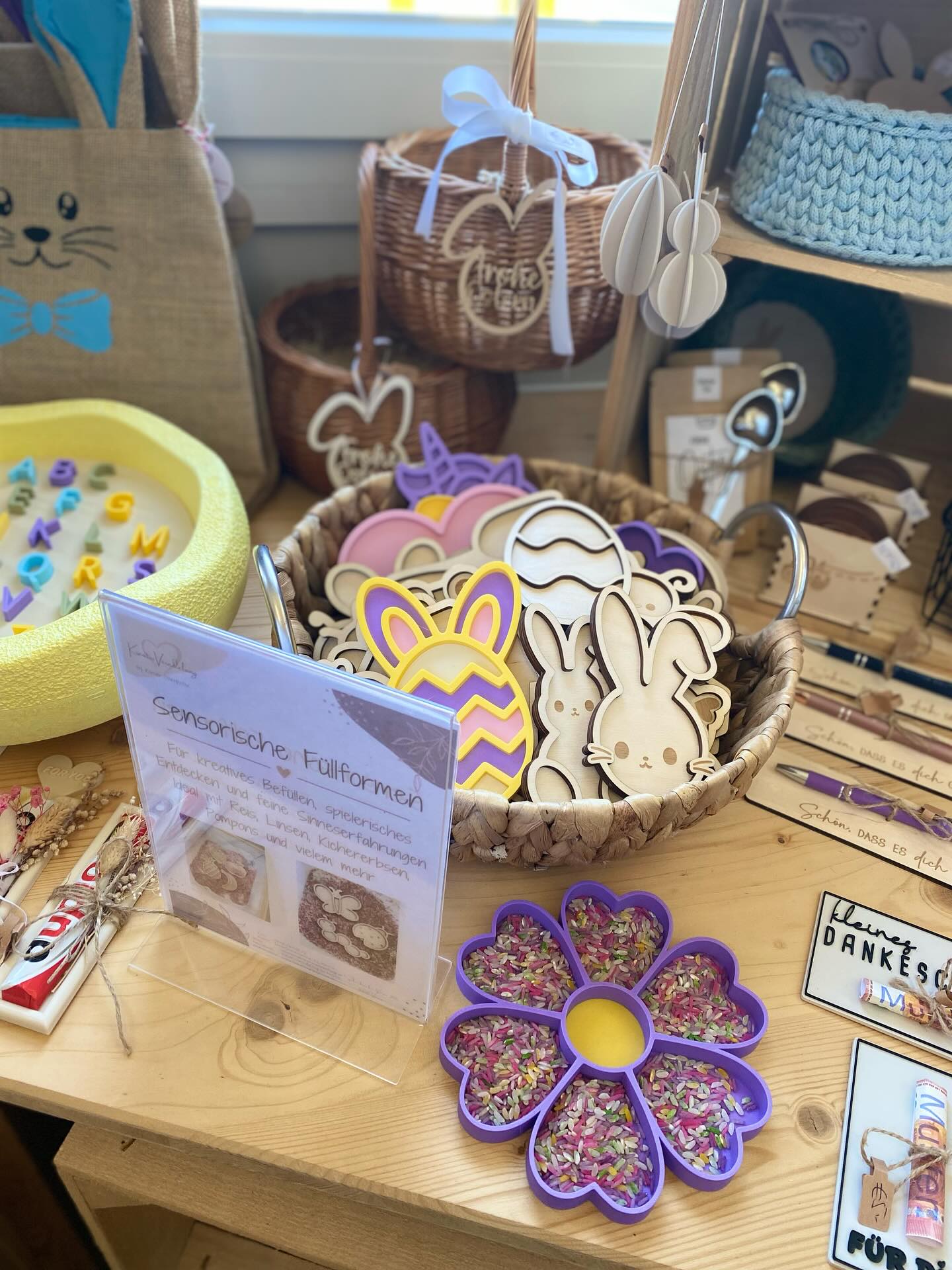 Für alle, die noch eine Kleinigkeit für Ostern brauchen: Mein Selbstbedienungscontainer in Schachen bei Vorau ist nochmal neu aufgefüllt worden. 🐣
Der Container ist rund um die Uhr geöffnet.
Bezahlung bar oder mit Bankomat möglich.
Vielleicht ist ja noch etwas Passendes für euer Osternest dabei. 😊
#osternest #ostergeschenk #osterdeko #lastminute #selbstbedienungsladen #oststeiermark #vorau #kreativveredelung