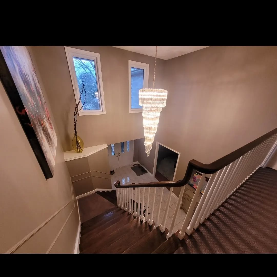 Is your entrance a dull colour? Brighten it up with a fresh coat of paint. Is your trim dirty, are there scratches all over your walls? Call Maximus Craftsmanship and get the job done right, experience our high standards