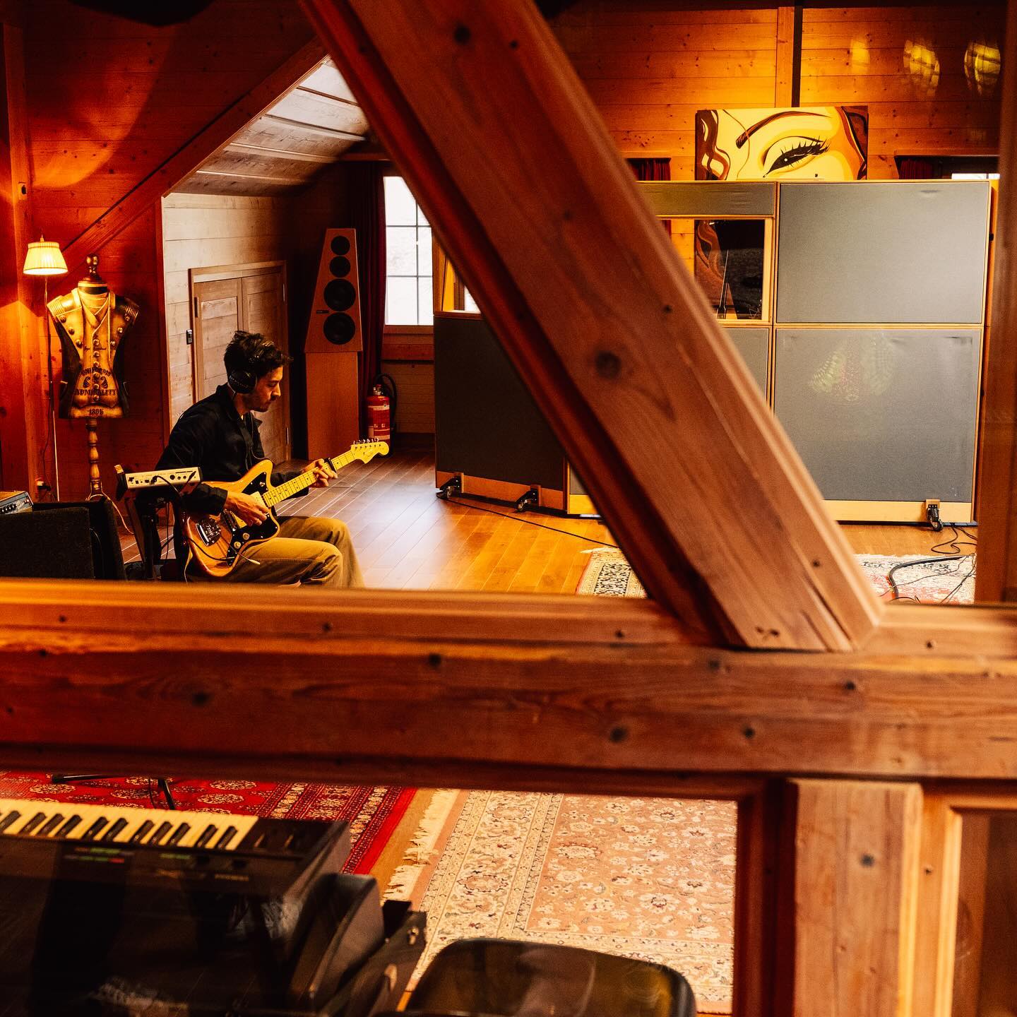 01/25 some impressions of last weekends studio session with @eoghan_owen_konstantin 🎙️
thank you @gogsandrighetto for the wonderful days @balikfarm 🪄
📸 @janwiederkehr