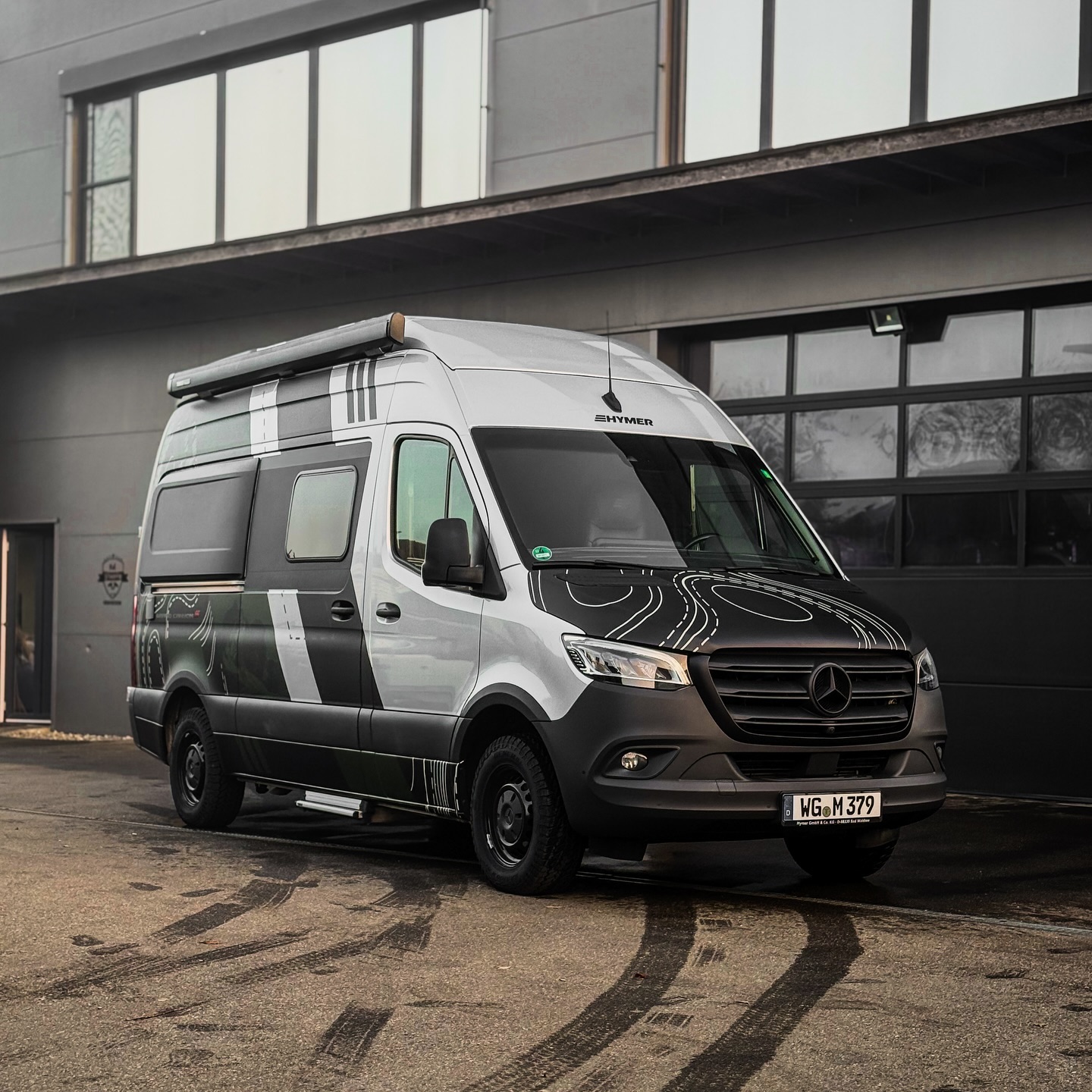 Das nenn ich mal Camper 👌🏼😁
Design 👉🏼 @alpenblickdrei
.
.
.
#pawrapping #carwrapping #wrapping #wrapped #foliert #folierung #camper #mercedesbenz #mercedescampervan #campervans #digitaldruck #werbetechnik #beschriftung #beschriftungen #teilfolierung #fahrzeugbeschriftung #firmenbeschriftung #firmenbranding #alpenblick3 #alpenblick #holidayvibes #campingplatz #hymer #badwaldsee #biberachanderriss #ravensburg #weingarten #memmingen