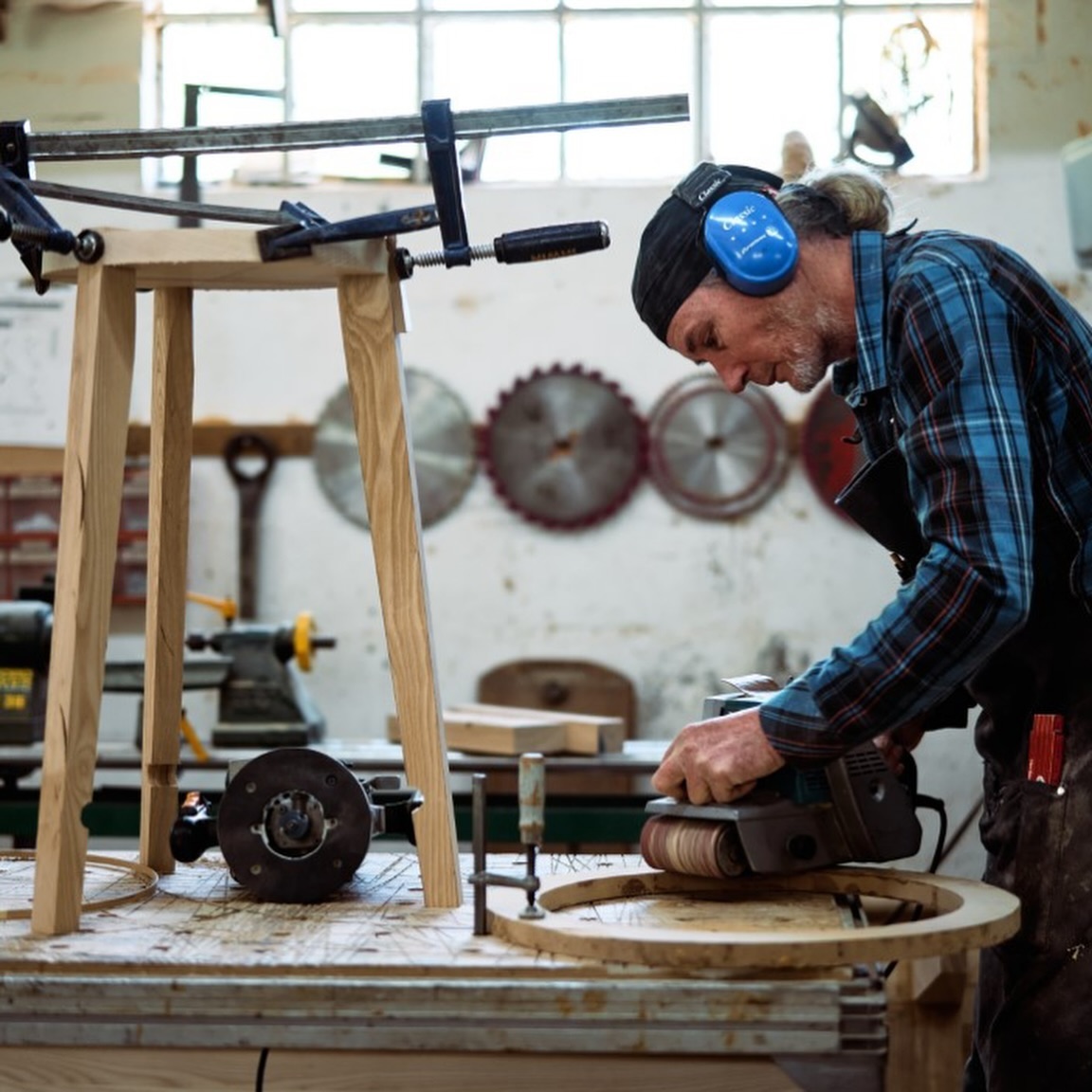 It’s been a busy week and it’s only Wednesday!
#möbeldesign #woodfurniture #custommade #customfurniture #woodworking #kunstwerk #kunsthandwerk #werkstatt #woodartist #workshop