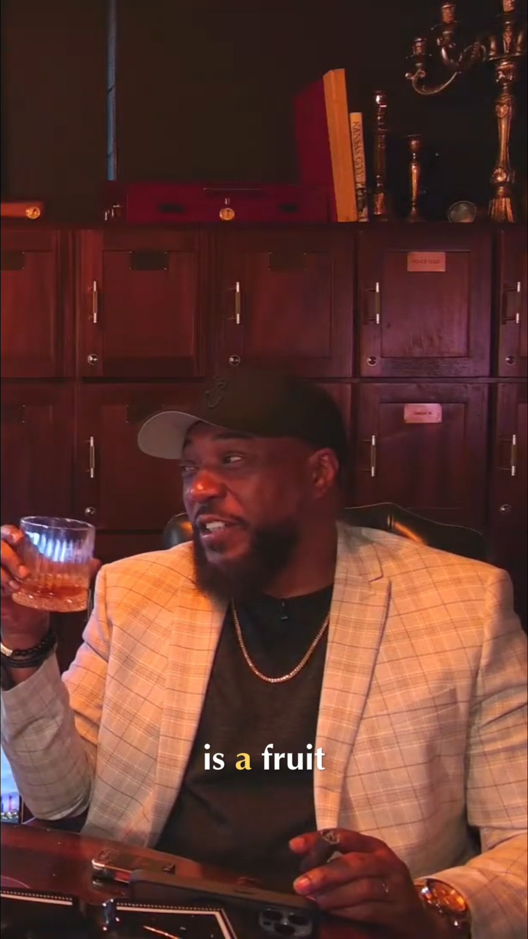 Corn can be anything… apparently 🌽😂
Drink it. Fold it. Ball it up.
Meanwhile… it’s a whole vibe in the room 🔥
Crowd deep, bar lit, everybody tapped in, every Wednesday!
🎥 Tap in 👍 Follow the page
🚨 New episode TODAY
What you smokin’? What you sippin’? 👇
#BluntsAndBourbon #WhatUSmokinWednesdays #GoodVibes #CigarLife #WhiskeyTalk #TapIn