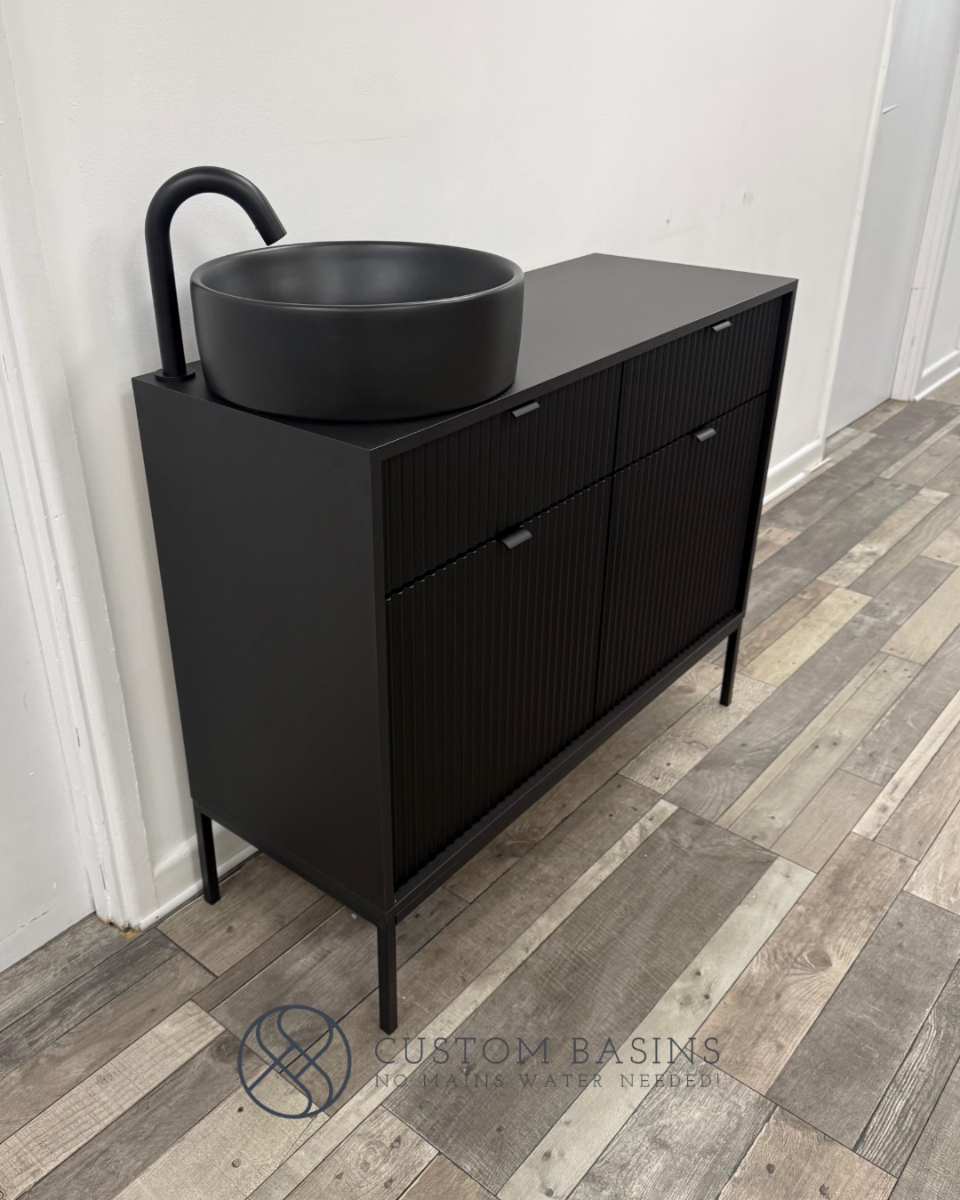 We just had to share this one! 👀
Showing off all the angles on this sleek 1m ridged unit finished all in black… seriously clean.
Nathin in our warehouse loved making this one, he even said… “Custom Basins are now going stealth mode with this latest creation” 🤣
When the team are this passionate about what they do, it really shows in the finished piece 🙌🏼
As always, this one comes with fully automatic hot and cold running water at a consistent pressure, with no mains water connection required.
Another one we can’t wait to see set up in its new space.
#portablesink #ukbusiness #noplumbing