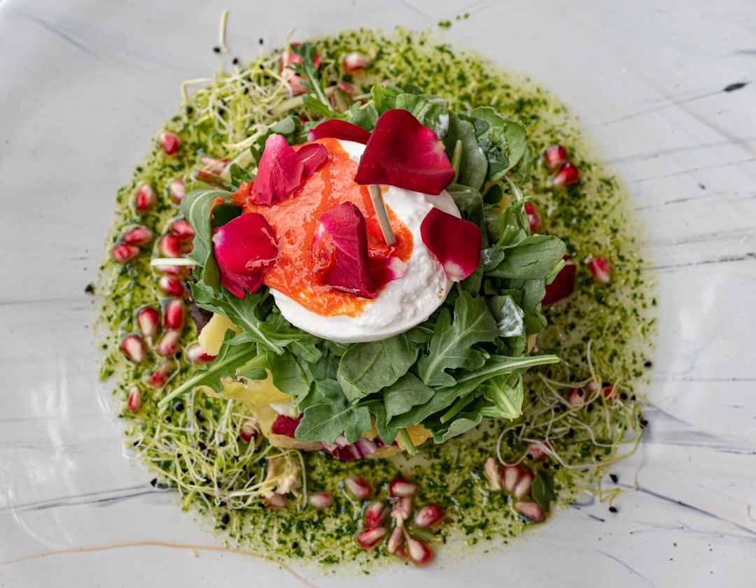 The salad which looks too good to eat, but you don’t want to miss out!
Creamy burrata. Strawberry glaze. Mint & pistachio pesto.
#specialsides #ibizafoodie #nourishmenus