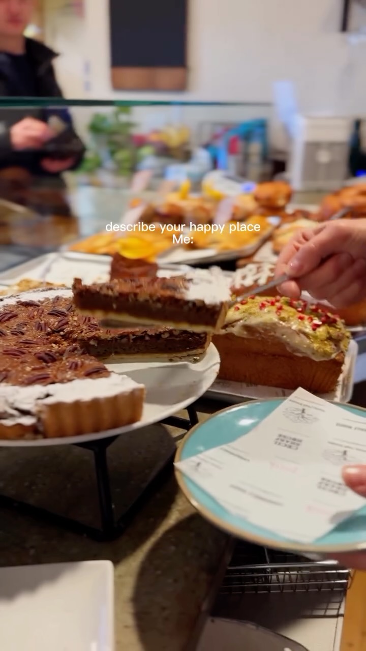 Where London slows down…
Fresh bakes, warm drinks and beautiful surroundings ☕️🌿✨
#northlondon #coffeeshopcorners #northlondonfood #freshlybaked