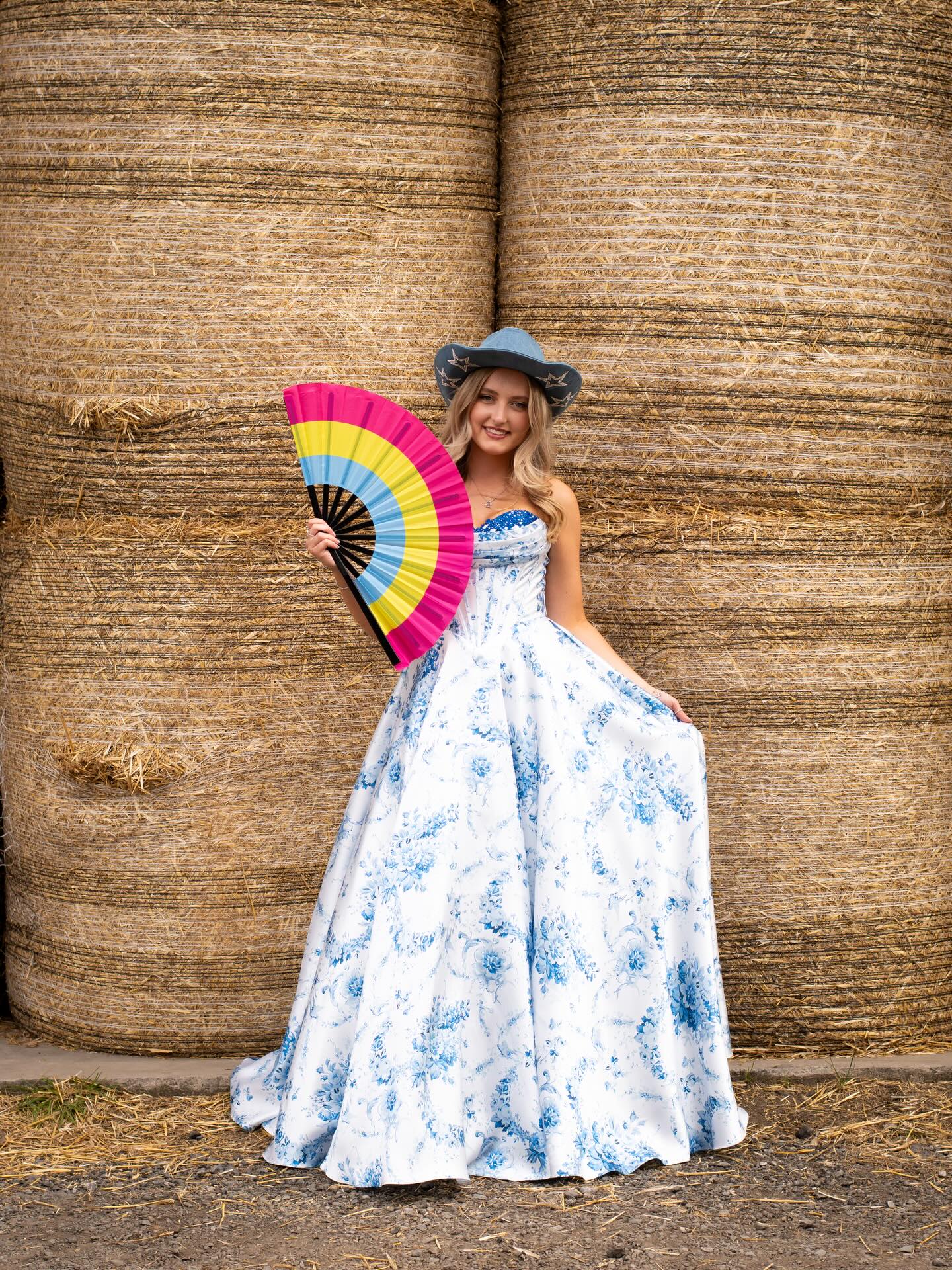 Our beautiful Alicia dress in patterned blue🩵✨🤍
If you would like to try this dress on, book your appointment today!