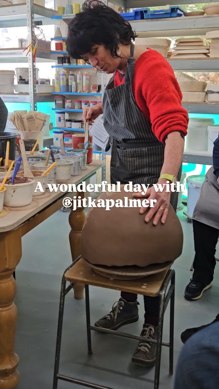 Huge thanks to @jitkapalmer for leading a brilliant workshop with us at the studio today. It was fascinating to hear about Jitka's journey into ceramics and wonderful to watch step by step how she approaches painting with slips. Really inspiring and so generous with her knowledge.