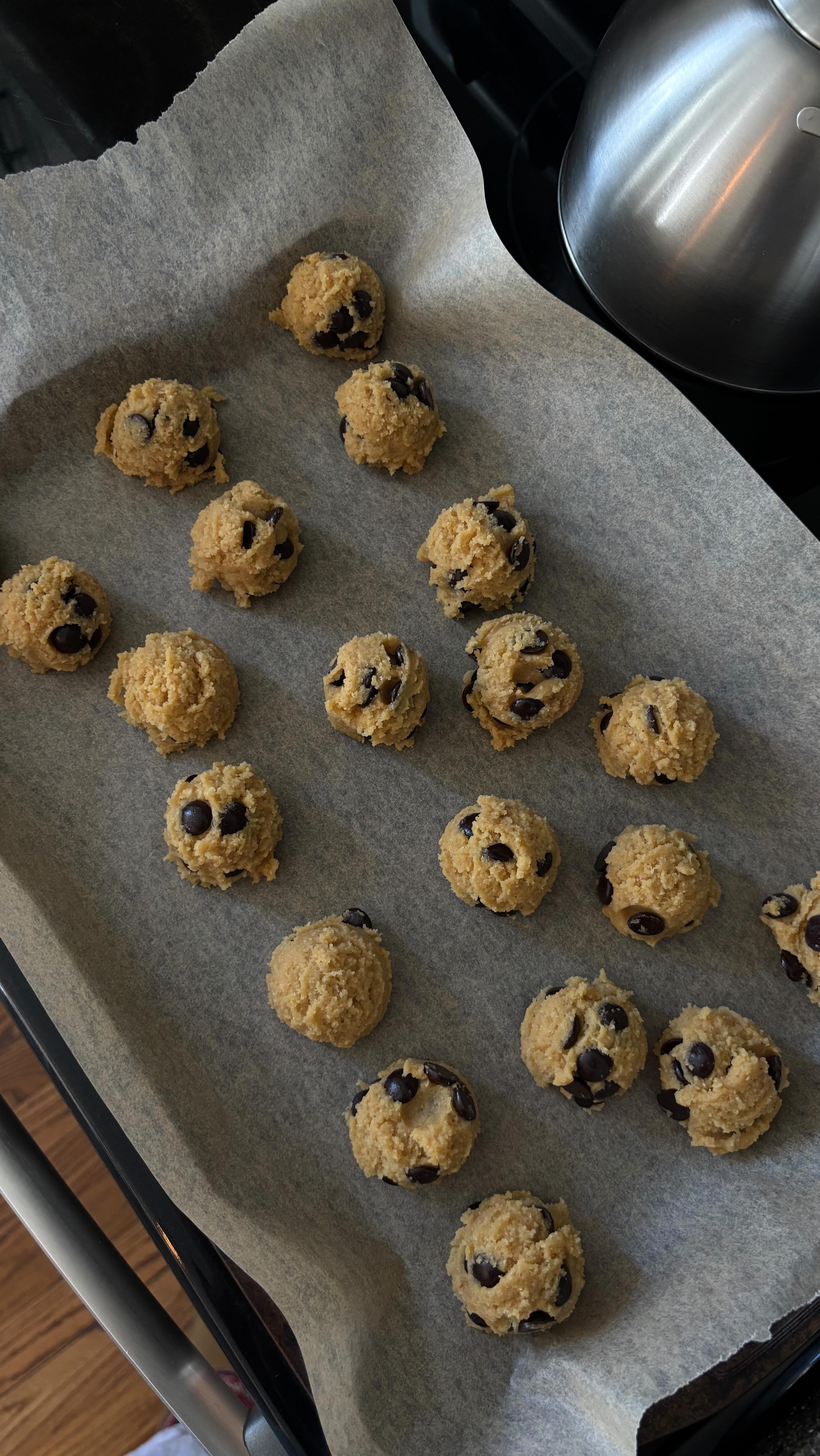 My go-to protein cookies 🍪
Soft, chewy, and actually taste like real cookies… not “healthy” ones 🤤
Using things you probably already have:
coconut oil
maple syrup or honey
almond flour
vanilla protein powder
baking soda
eggs
chocolate chips
salt
Comment COOKIE and I’ll send you the full recipe!
Save this for later & thank me when the cravings hit 🍪🔥
-
#healthyfood #healthyliving #healthylifestyle #holisticnutrition #nutrition