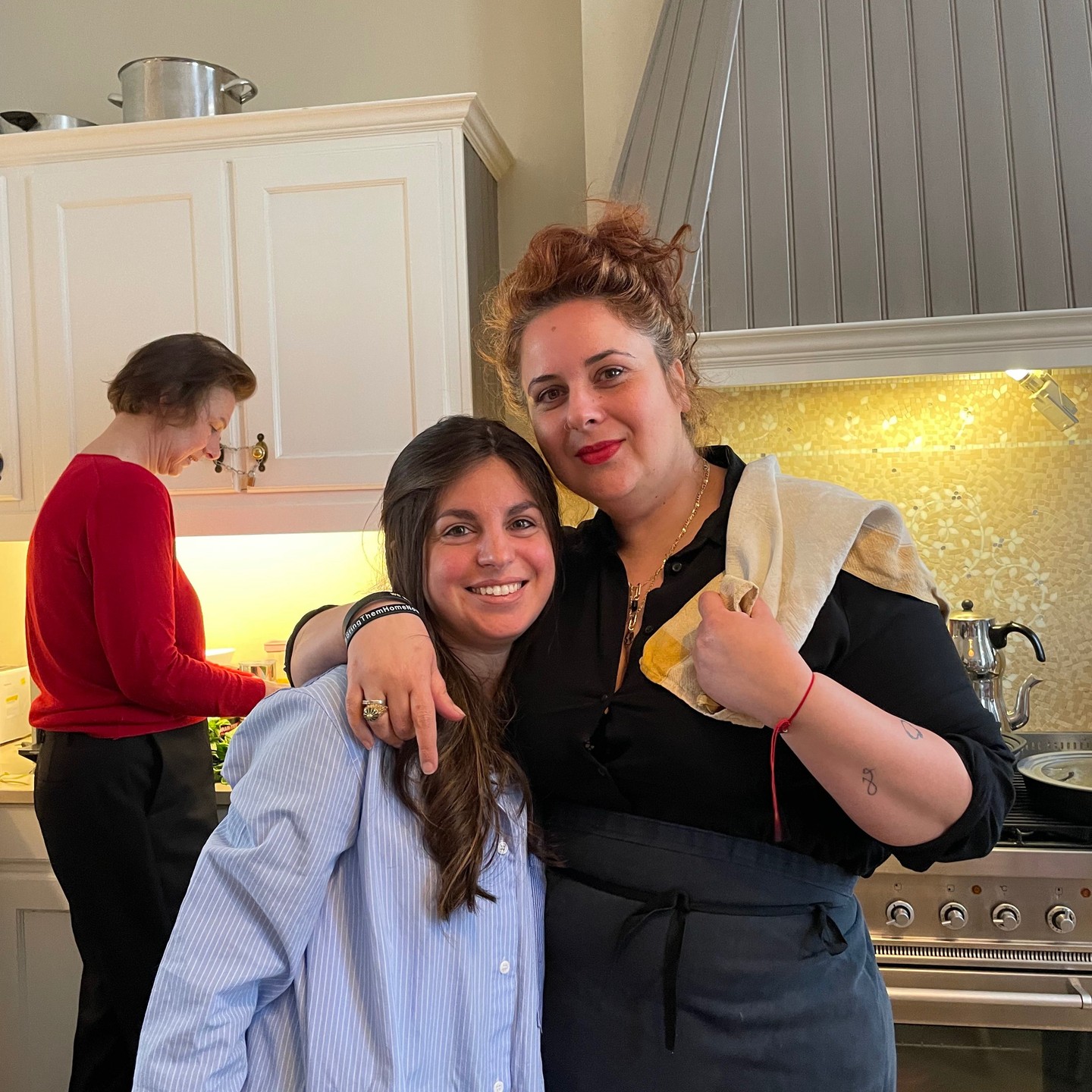 Atelier Culinaire avec notre Cheffe culinaire @simonaelharar et notre merveilleuse Naturopathe @nahima.elayadi afin de manger bien tout en faisant attention à ce que nous avalons!