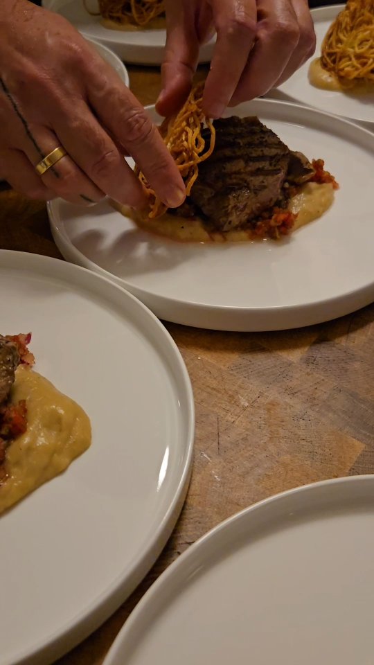 following ingredients, people, and fire.
This is how our table keeps evolving.
Can you guess our next destination ?
.
.
#chef #exhibition #mexicocity