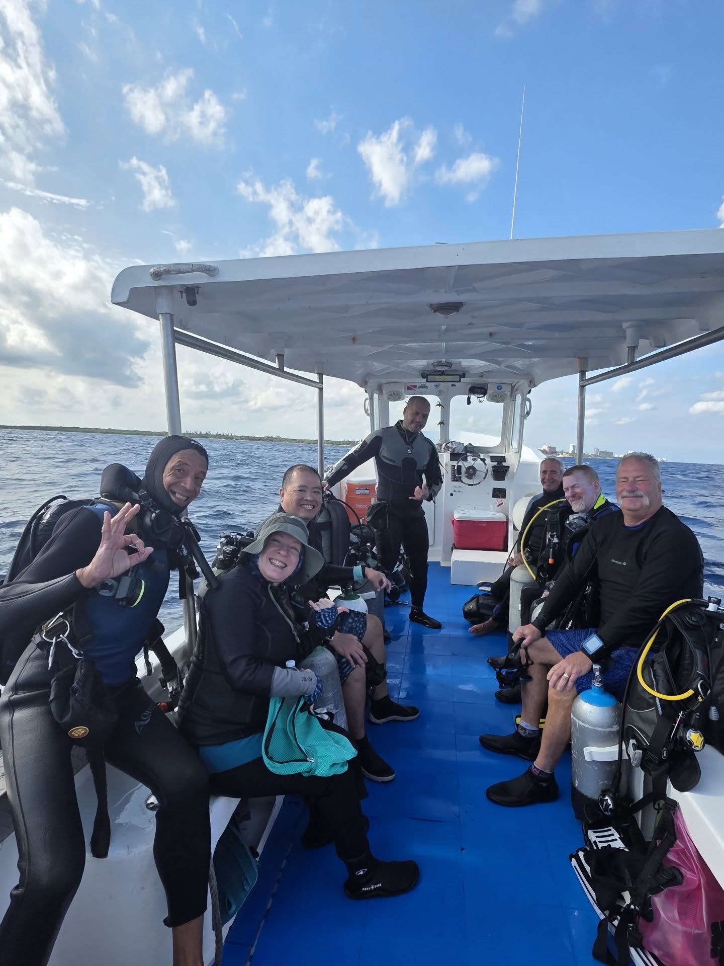 From first breaths underwater to full families exploring together… this week had it all. 🤿✨
New Open Water divers, experienced explorers, and unforgettable moments shared on every boat. Different stories, same ocean.
Grateful to be part of your journey beneath the surface.
See you on the next dive.
Thanks for being part of the Aldora family 💙💦
#AldoraDivers #DiveCozumel #diving #cozumel #divinglife