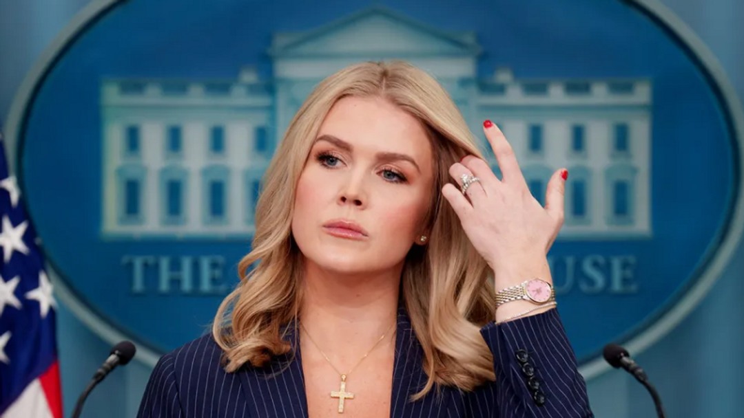 She's been around for centuries — now she's gone viral. My new long-read traces the Pick Me Girl from fairy tales to modern media. Link in Bio
#PickMeGirl #Feminism #MediaCritique #CulturalAnalysis #ReadMore #LinkInBio