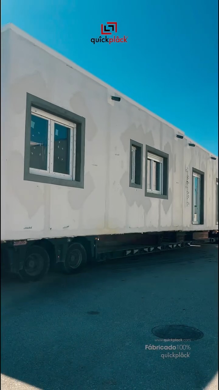 ¡Es hora de construir con confianza y eficiencia!
Nuestra módulos pre-industrializados son TRANSPORTABLES a cualquier lugar. Nuestro sistema constructivo quîckplâck nos permite optimizar las construcción y traslado del proyecto.
¿Listo para empezar? Contáctanos:
📲 +34 606 85 20 13
📲 +34 619 19 93 99
🌐 Más información en: www.quickplack.com