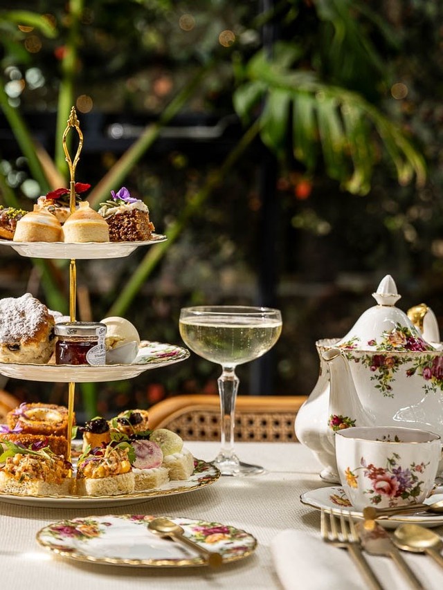 As spring returns to the city, afternoons call for something special. 🌿
Our Afternoon Tea invites you to linger over an elegant tiered selection - from delicate sandwiches to spiced fruit scones with fig & molasses jam, and rich Valrhona chocolate delicacies - all thoughtfully served in the enchanting setting of The Greenhouses. 🫖✨