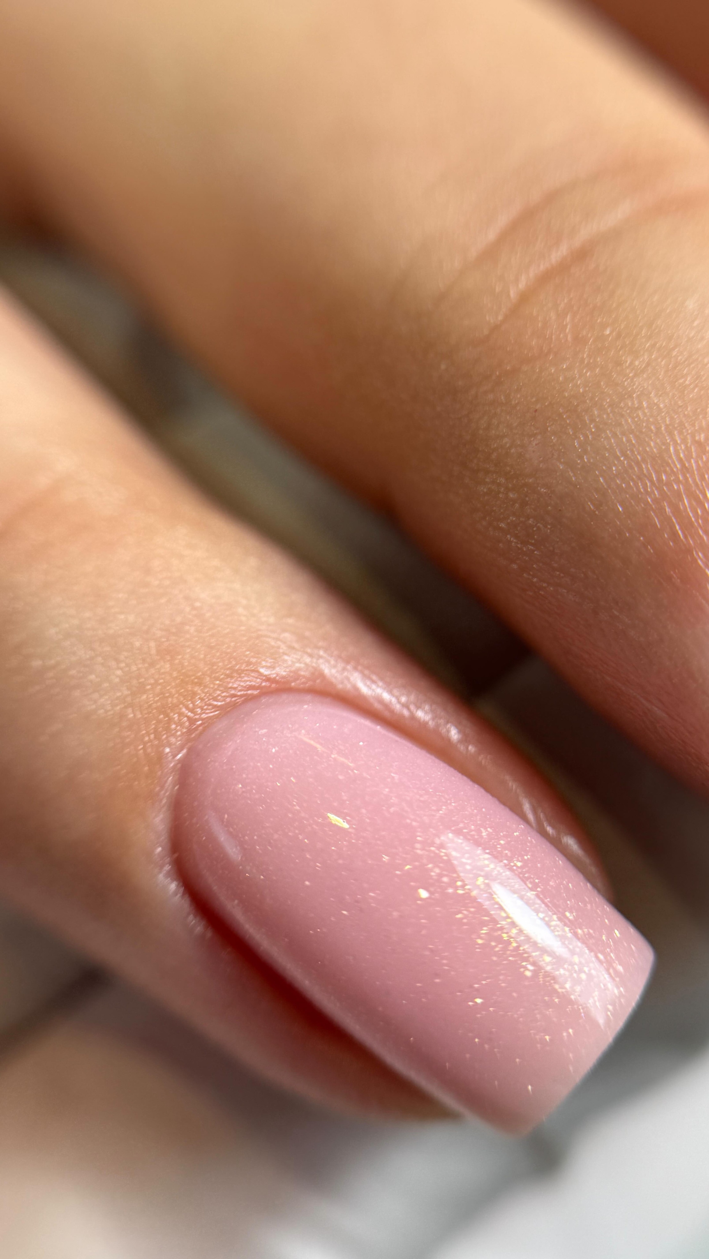 Confidence can feel like progress.
And in many ways, it is.
But confidence doesn’t always mean your technique is correct.
In this industry, it’s possible to feel comfortable in how you work, simply because it’s familiar.
Not because it’s the safest or most effective way.
That’s something I’ve experienced myself.
There were times I felt confident in my work, but looking back, I didn’t fully understand what I was doing or why.
And that’s where growth happens.
When you start questioning your technique.When you become more aware.When you’re open to learning and improving.
Confidence will come and go.
But understanding is what builds consistency.
Growth isn’t about staying comfortable.
It’s about becoming better.