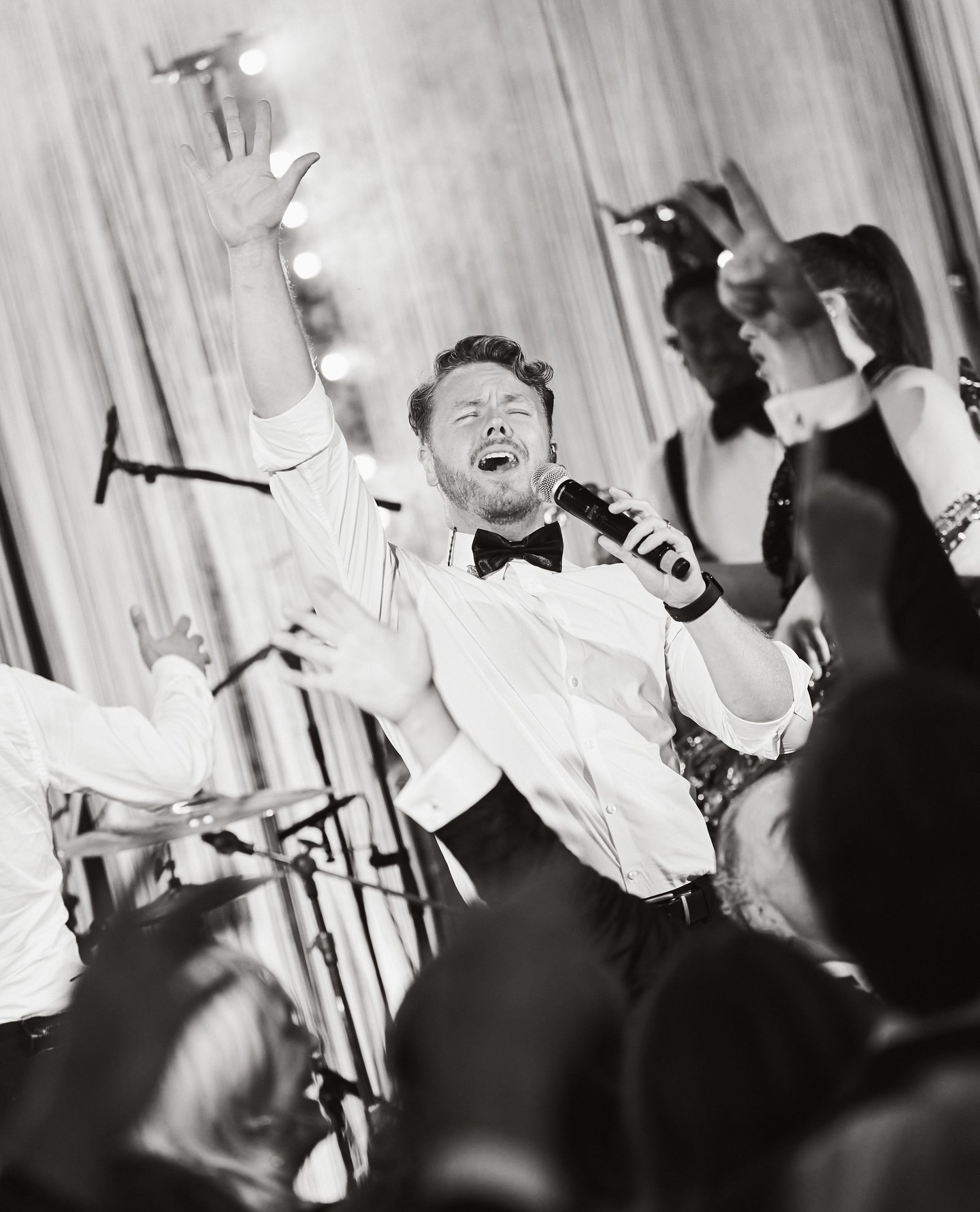 Rock ân roll, baby đžâ
â
Featuring the incredible @fortuneband, with a special appearance from a West End rock singer - bringing unforgettable energy to the night.â
â
Photographer: @malvinahanssonâ
Planner: @avenieventsâ
Band & DJ: @fortunebandlive