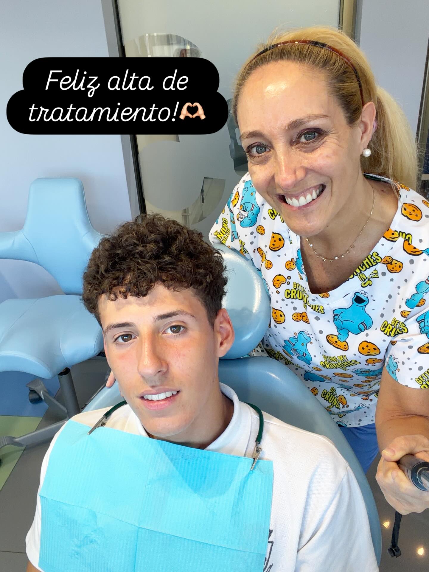 ✨ Hoy celebramos un gran logro ✨
Felicitamos a Vicente por finalizar su tratamiento de ortodoncia con alineadores Invisalign, completando con éxito sus 2 etapas 🙌
Su compromiso y constancia dieron resultados realmente espectaculares 😁🦷
Comienza este nuevo año académico con una sonrisa renovada, segura y llena de confianza 💫
¡Te vamos a extrañar en controles, pero nos encanta verte así de feliz con tu resultado! 💙
📍 Dentsalud Ortodoncia – Viña del Mar
📲 Agenda tu evaluación: +56 9 9497 9558
#Invisalign #Ortodoncia #SonrisaNueva #Dentsalud #ViñaDelMar