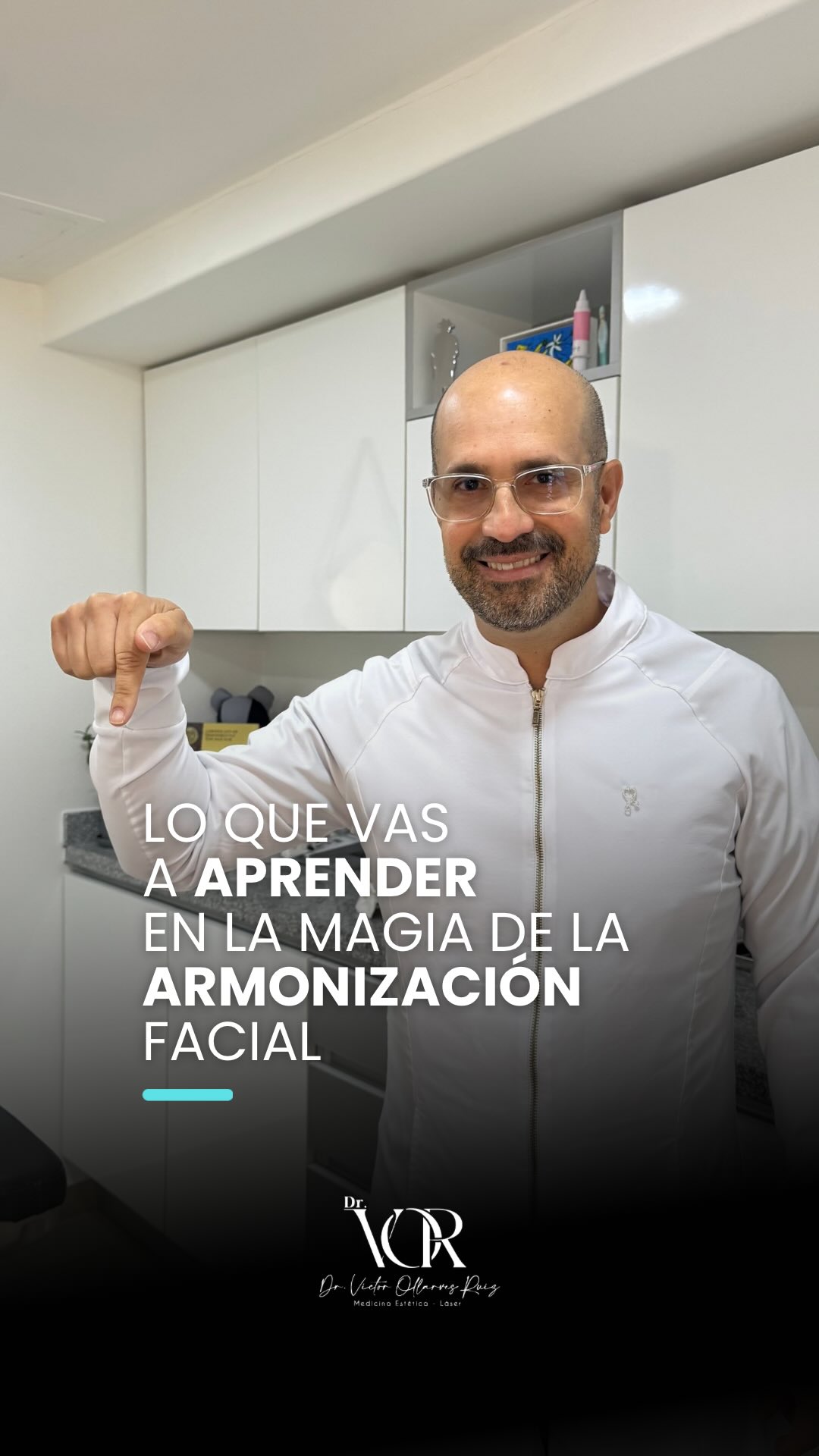 Técnica correcta, producto adecuado, pero el paciente no se ve como esperabas. ¿Qué faltó?
No es falta de habilidad. Es algo que rara vez nos enseñan en la formación clásica.
Tu paciente te dice “me veo cansada”. Y ahí empieza el verdadero reto.
Porque “cansada” no es un diagnóstico. Es un síntoma que puede venir de tres estructuras distintas.
➡️ Puede ser que el compartimento graso malar descendió.
➡️ Puede ser que el soporte óseo del tercio medio cedió.
➡️ Puede ser una combinación de ambos más pérdida de colágeno dérmico.
Y cada origen requiere un abordaje completamente diferente.
En la formación tradicional nos enseñan técnicas por zonas. Puntos de inyección. Protocolos por área.
Pero pocas veces nos entrenan a leer el rostro como un sistema completo. A identificar cuál estructura perdida está generando lo que el paciente ve en el espejo.
Eso es lo que construimos juntos en La Magia de la Armonización Facial.
📅 10 y 11 de abril
📍 Caracas — Unimel
🕗 8:00 AM a 7:00 PM
Cupos limitados.🔥
Comenta ARMONIZACIÓN y te envío toda la información.