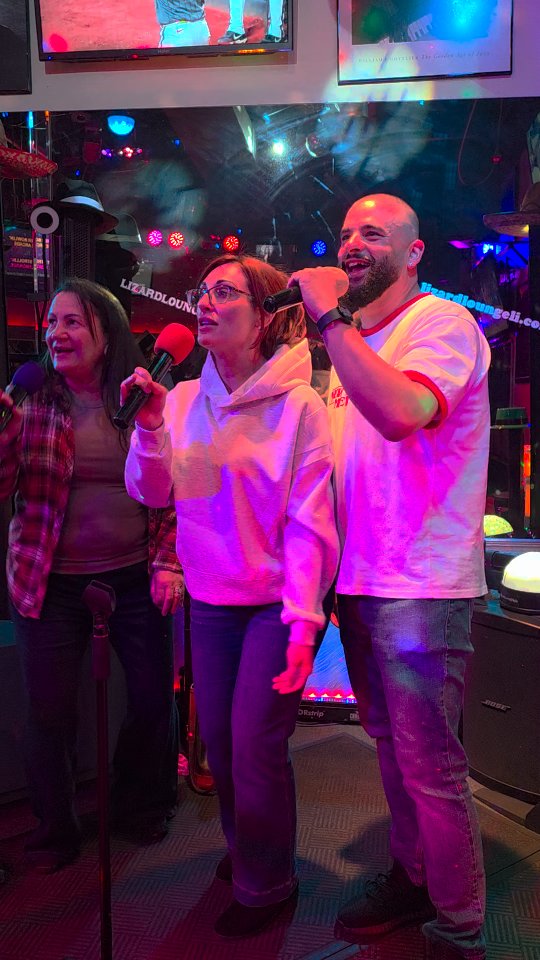 Ladies and gents, start your engines for the weekend.
@lizardloungeli