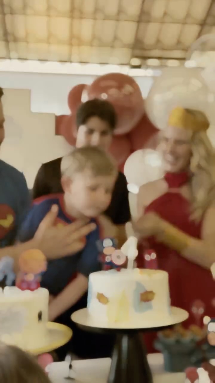 Gugu’s Super 4 ♥️
memórias e detalhes para eternizar.
decor @mavidecoracoes1
buffet @tatysbuffet.oficial